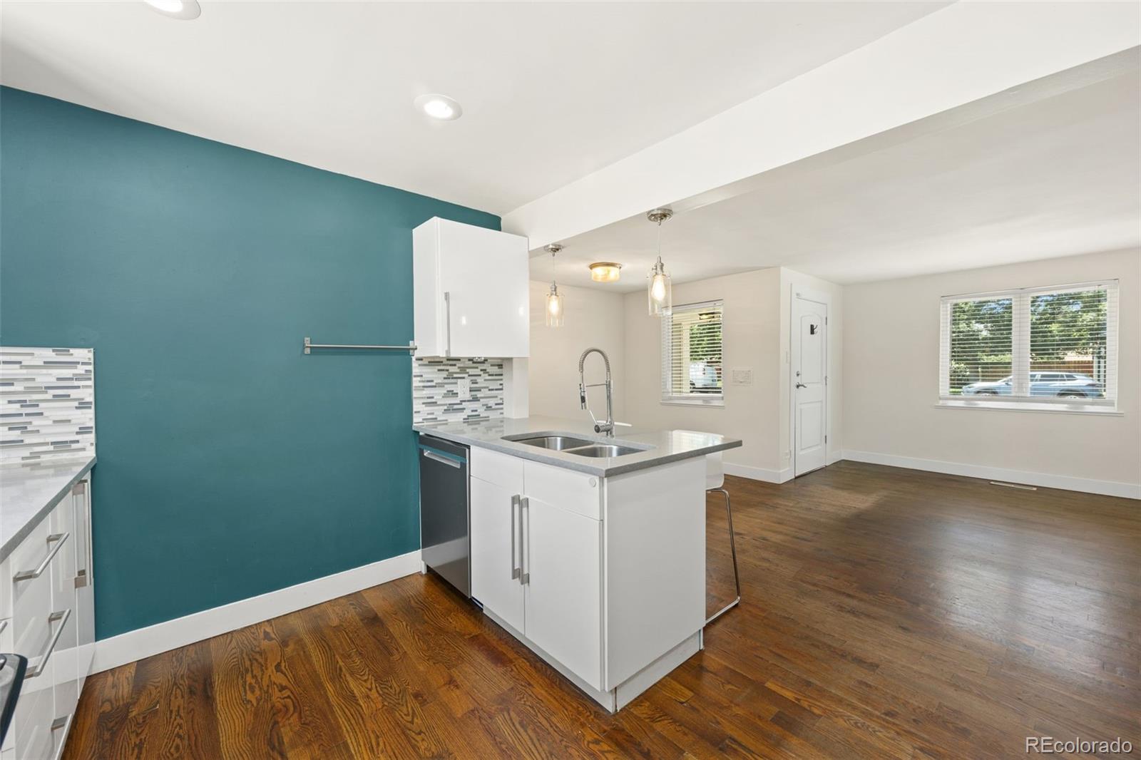 MLS Image #12 for 170  oneida street,denver, Colorado