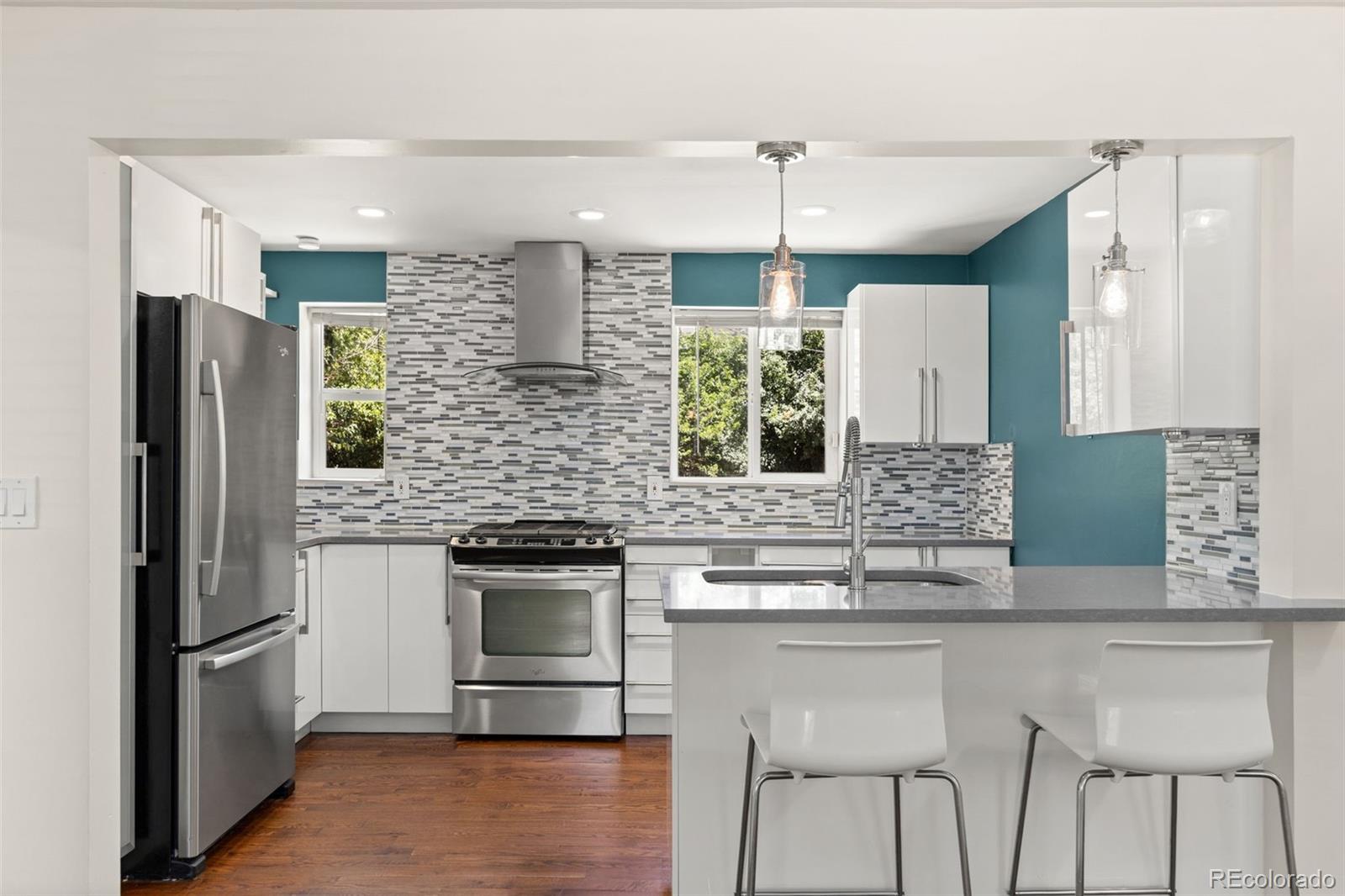 MLS Image #3 for 170  oneida street,denver, Colorado