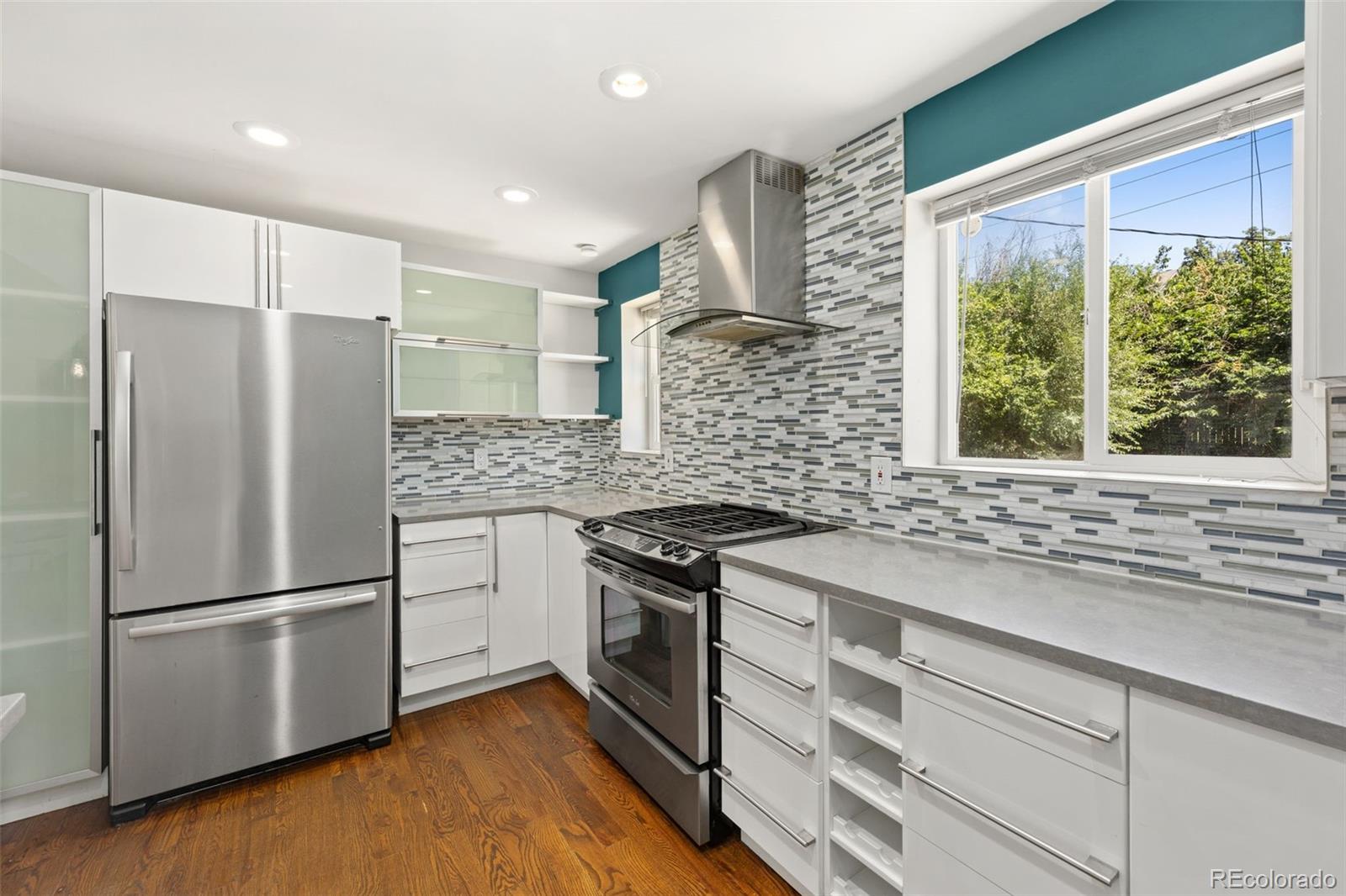 MLS Image #4 for 170  oneida street,denver, Colorado