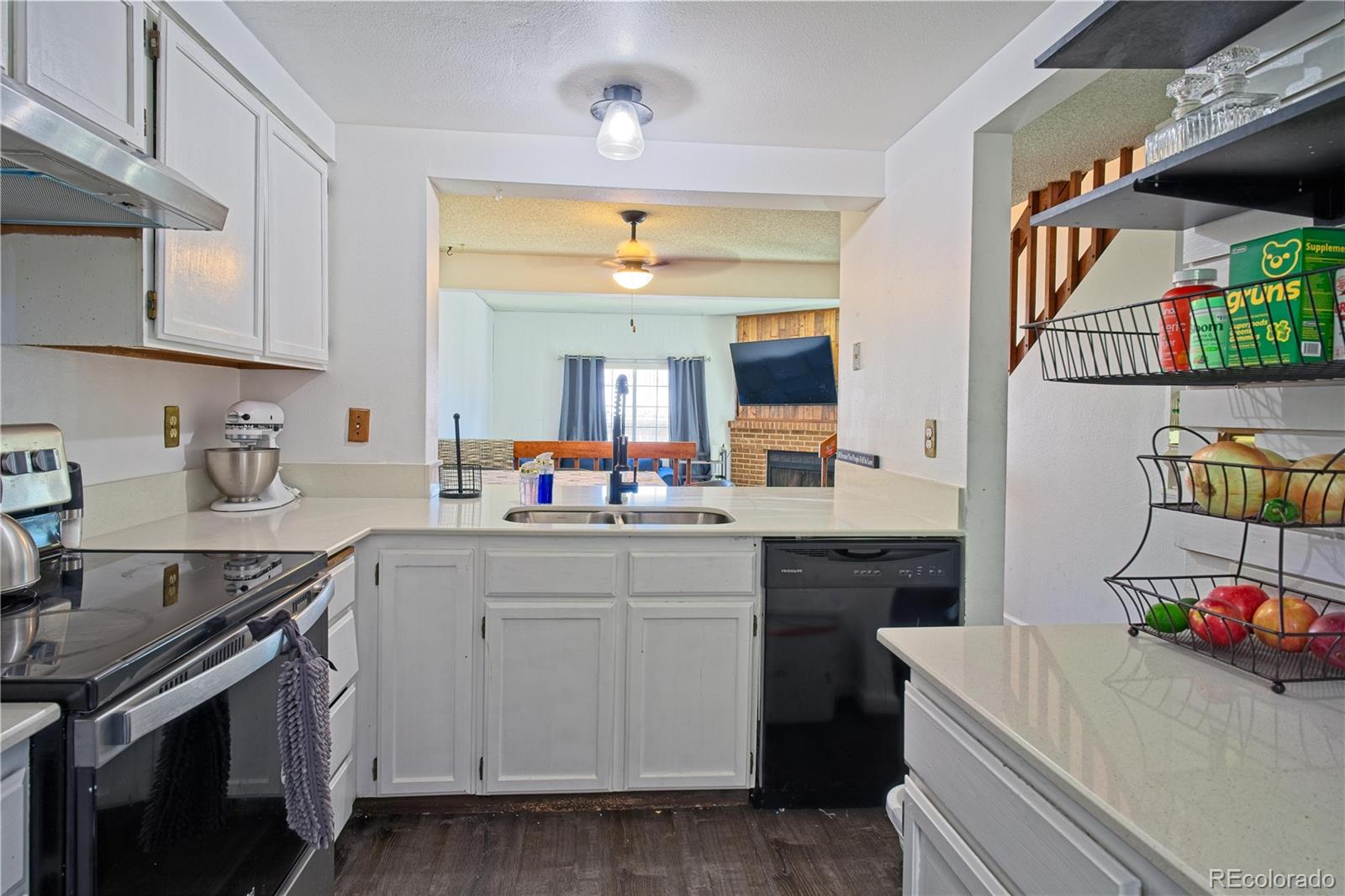 MLS Image #9 for 4242 s mobile circle,aurora, Colorado