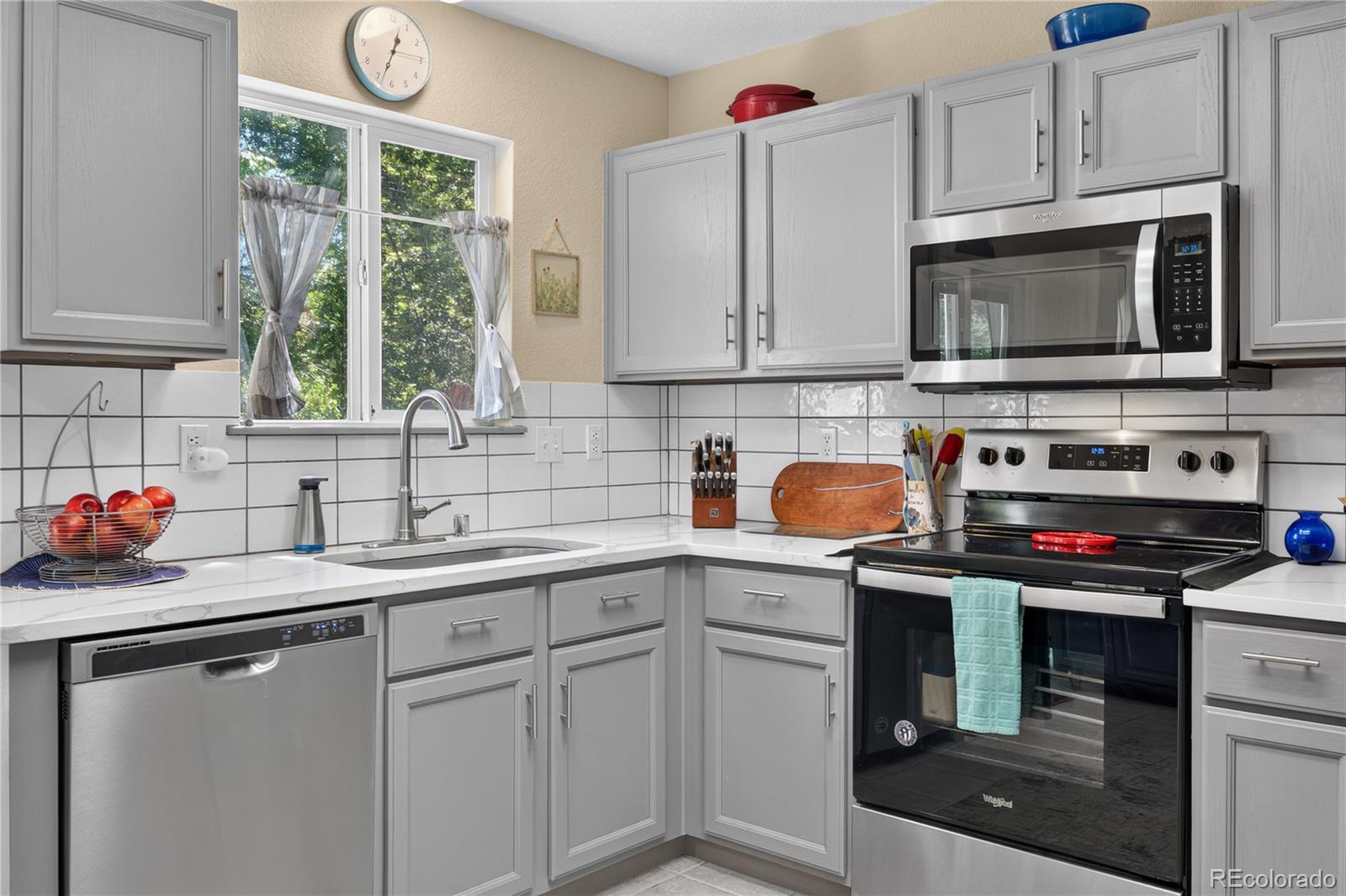 MLS Image #9 for 3401  larkspur drive,longmont, Colorado