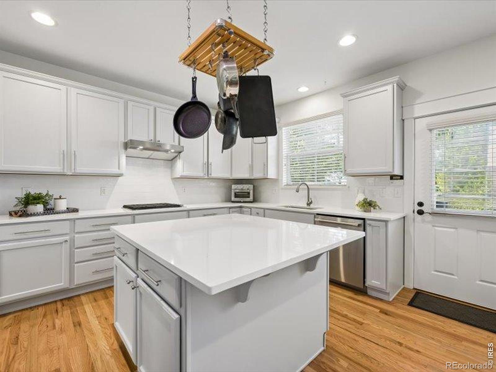 MLS Image #12 for 8775 e 28th avenue,denver, Colorado