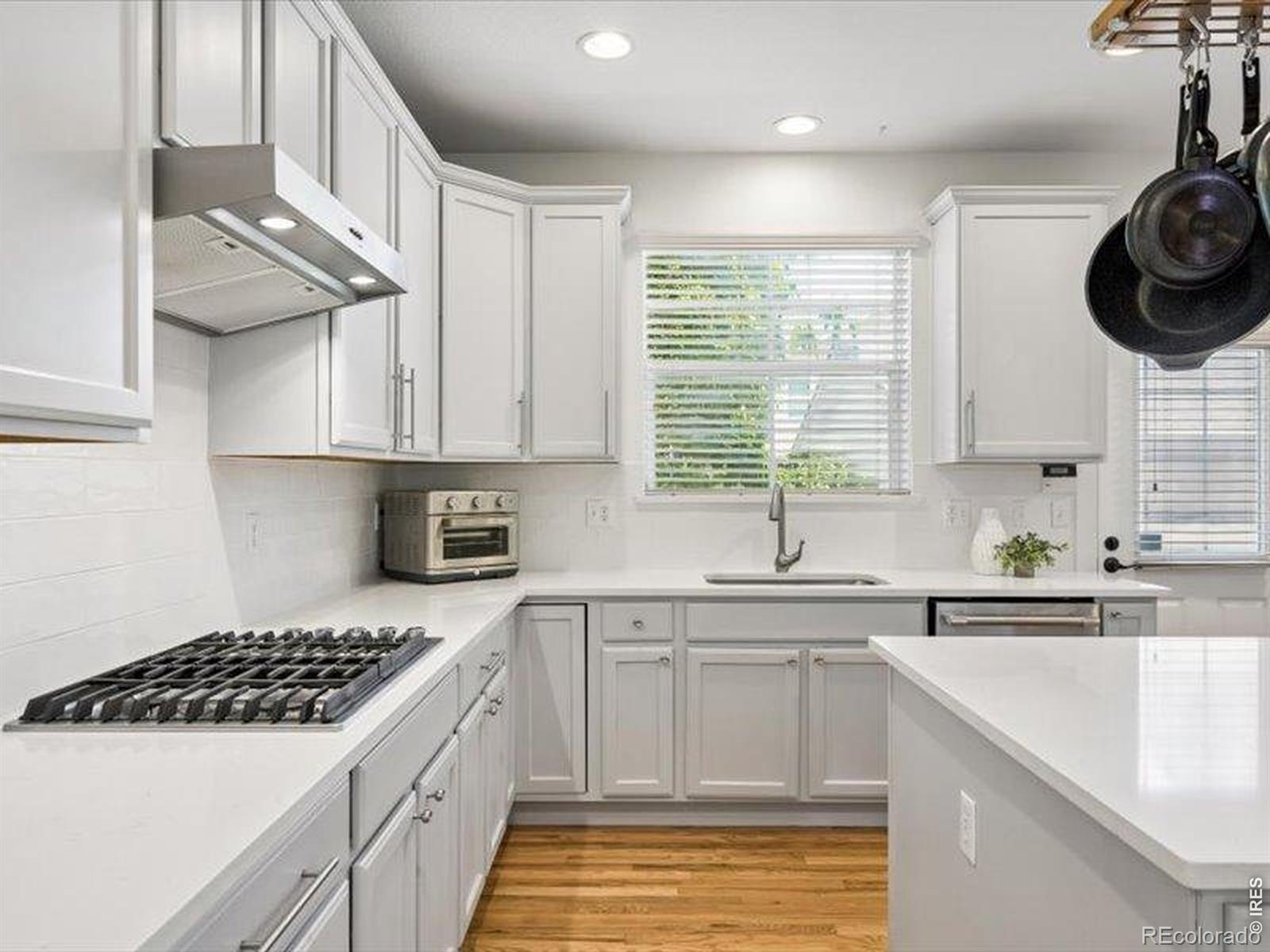 MLS Image #14 for 8775 e 28th avenue,denver, Colorado