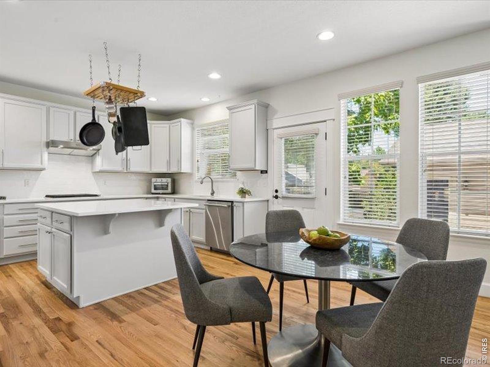 MLS Image #8 for 8775 e 28th avenue,denver, Colorado