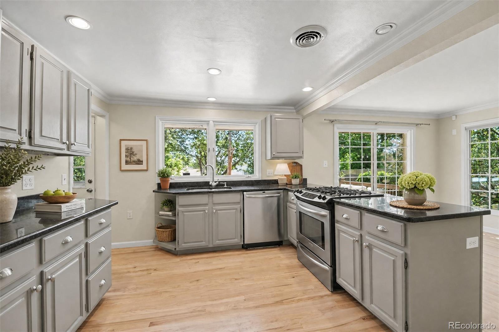MLS Image #18 for 700 s arbutus street,denver, Colorado