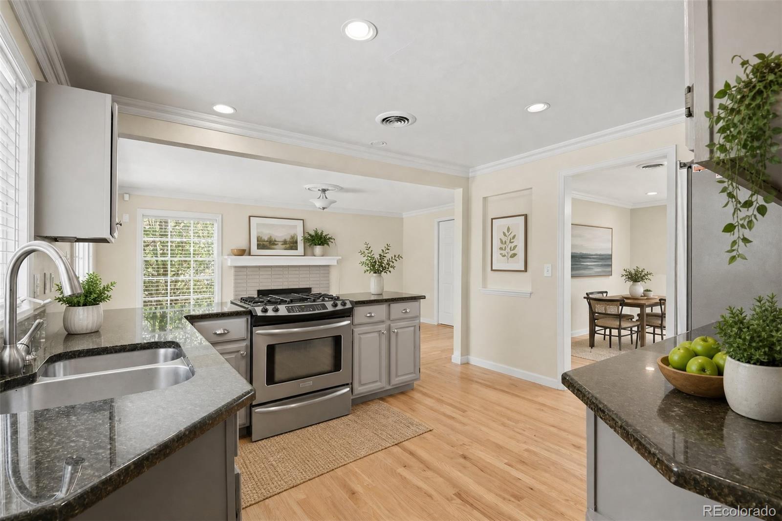 MLS Image #6 for 700 s arbutus street,denver, Colorado