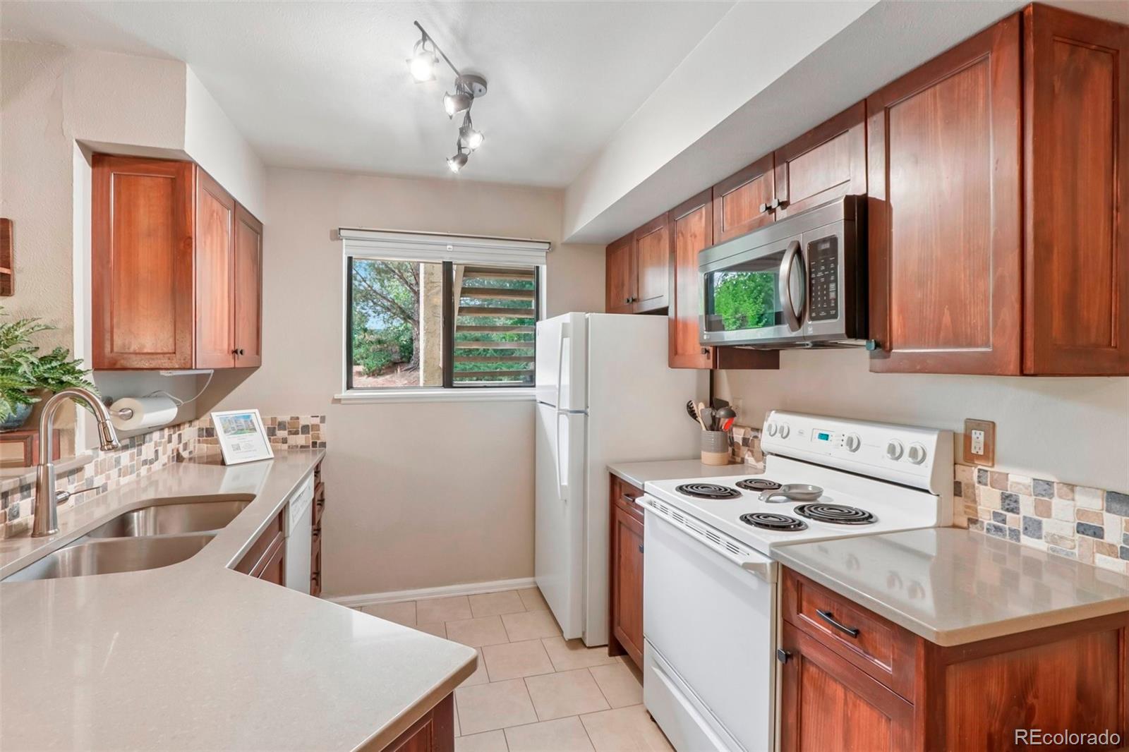 MLS Image #13 for 60 s boulder circle,boulder, Colorado