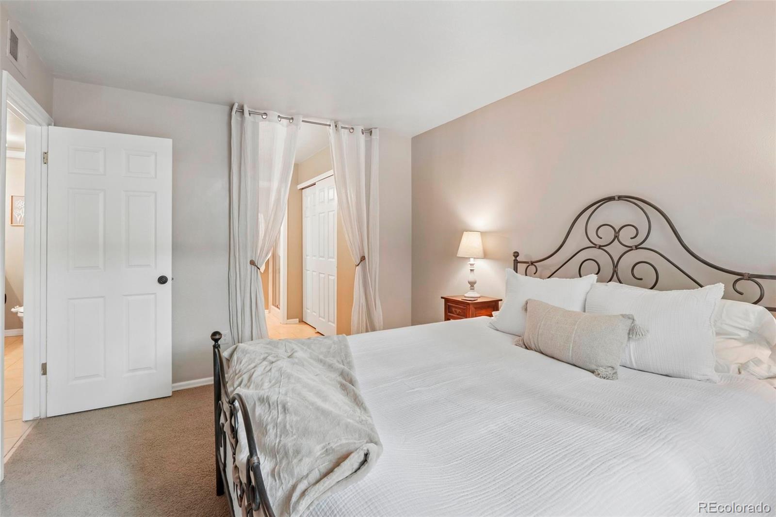 MLS Image #17 for 60 s boulder circle,boulder, Colorado