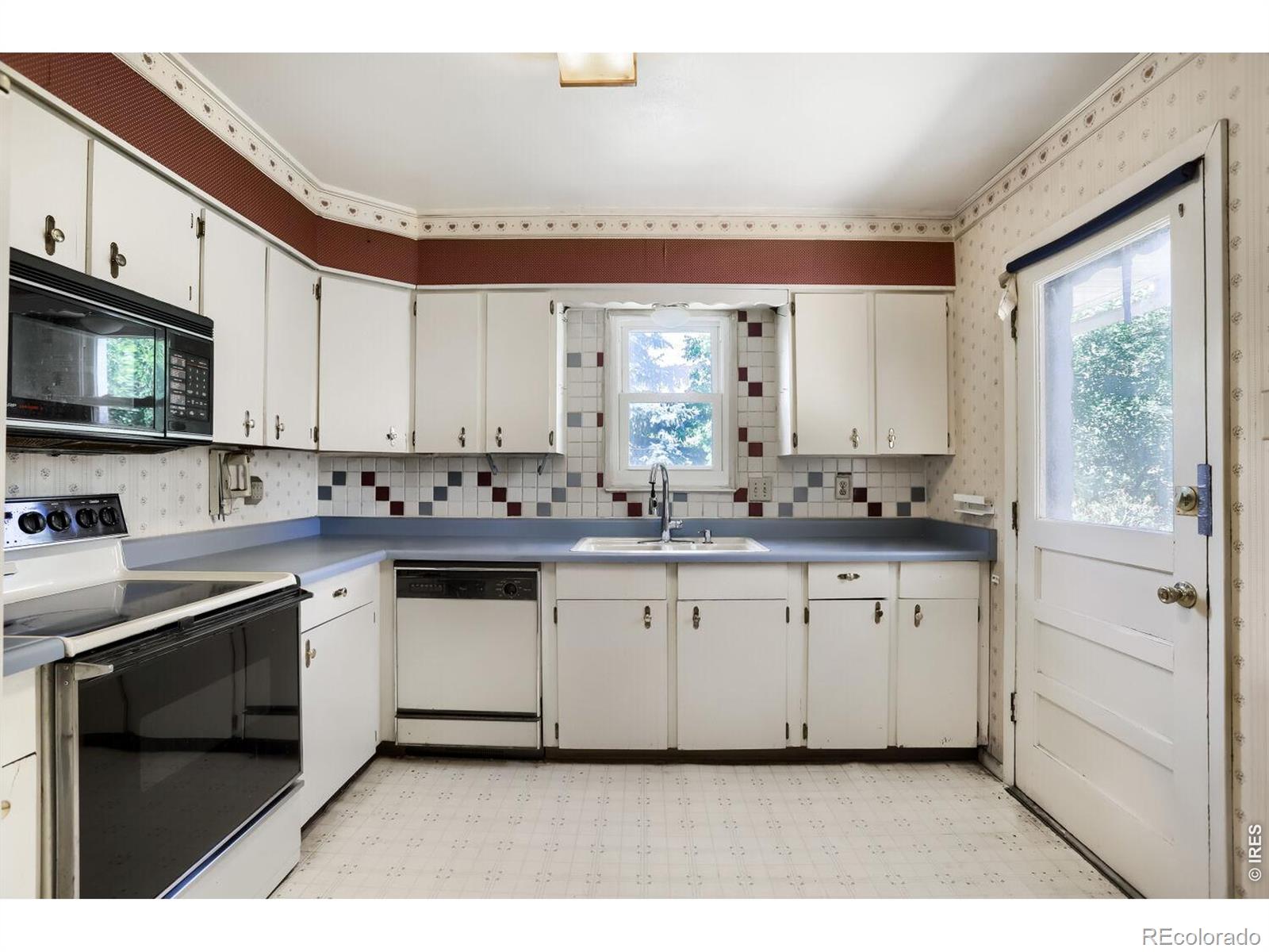 MLS Image #14 for 12597 w maryland place,lakewood, Colorado