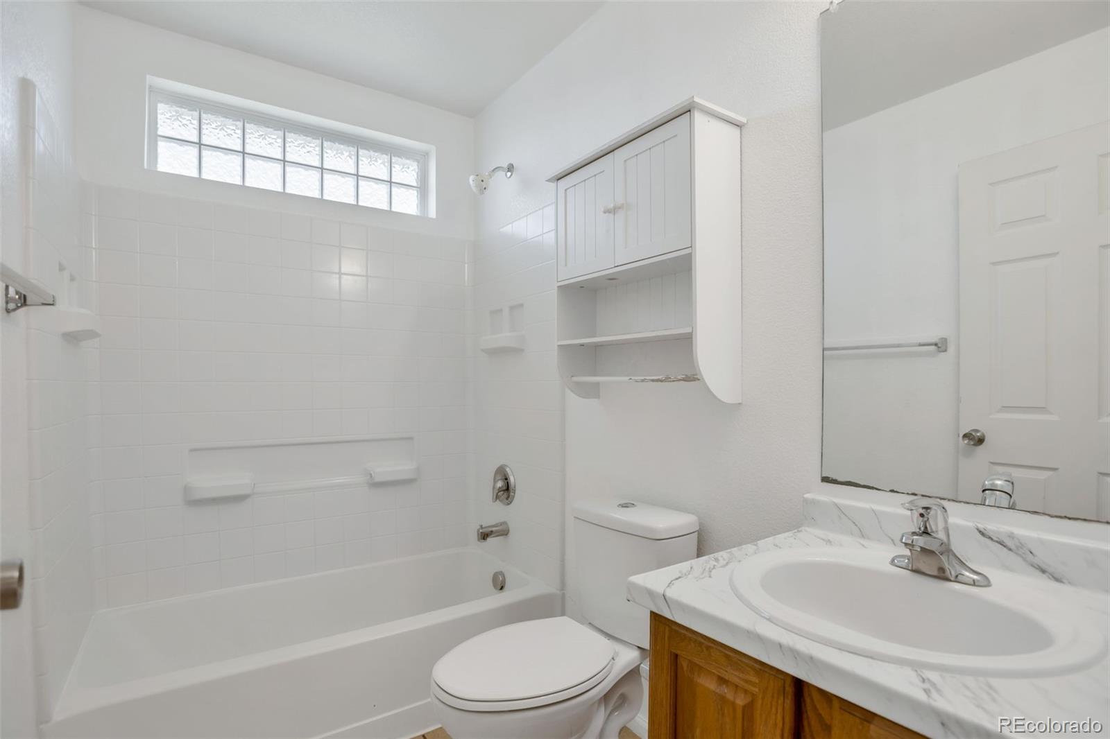 MLS Image #14 for 20410 e 55th place,denver, Colorado