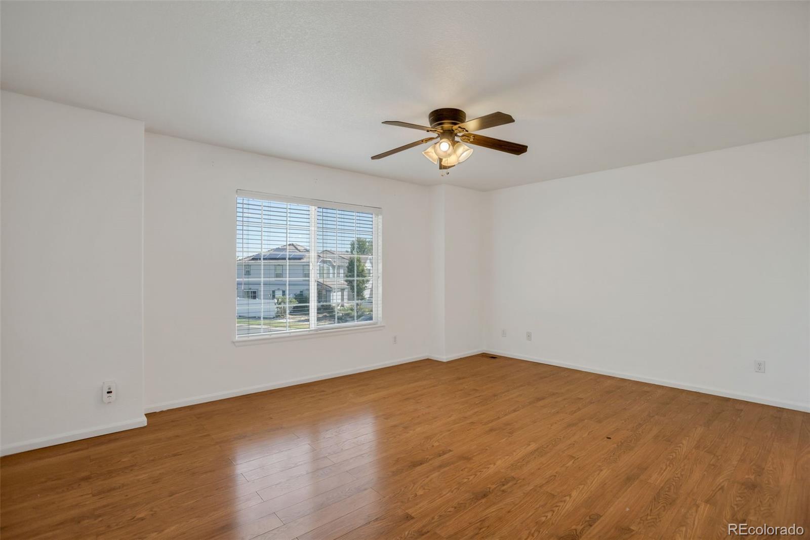 MLS Image #17 for 20410 e 55th place,denver, Colorado