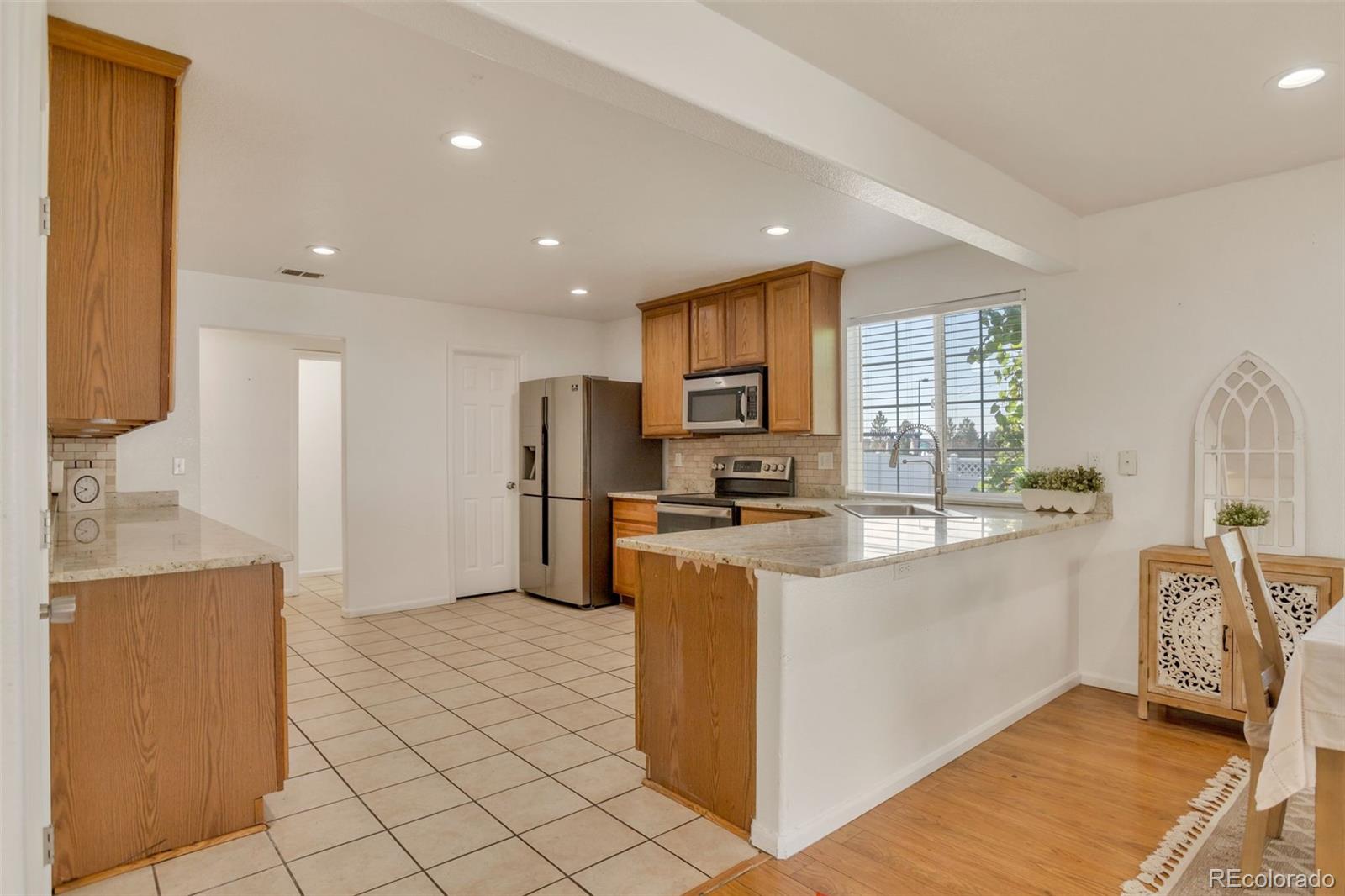 MLS Image #6 for 20410 e 55th place,denver, Colorado