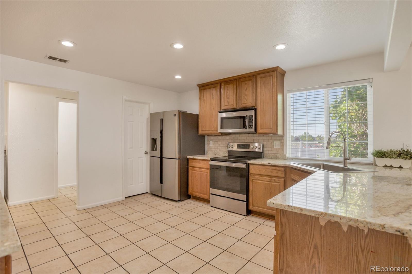 MLS Image #7 for 20410 e 55th place,denver, Colorado