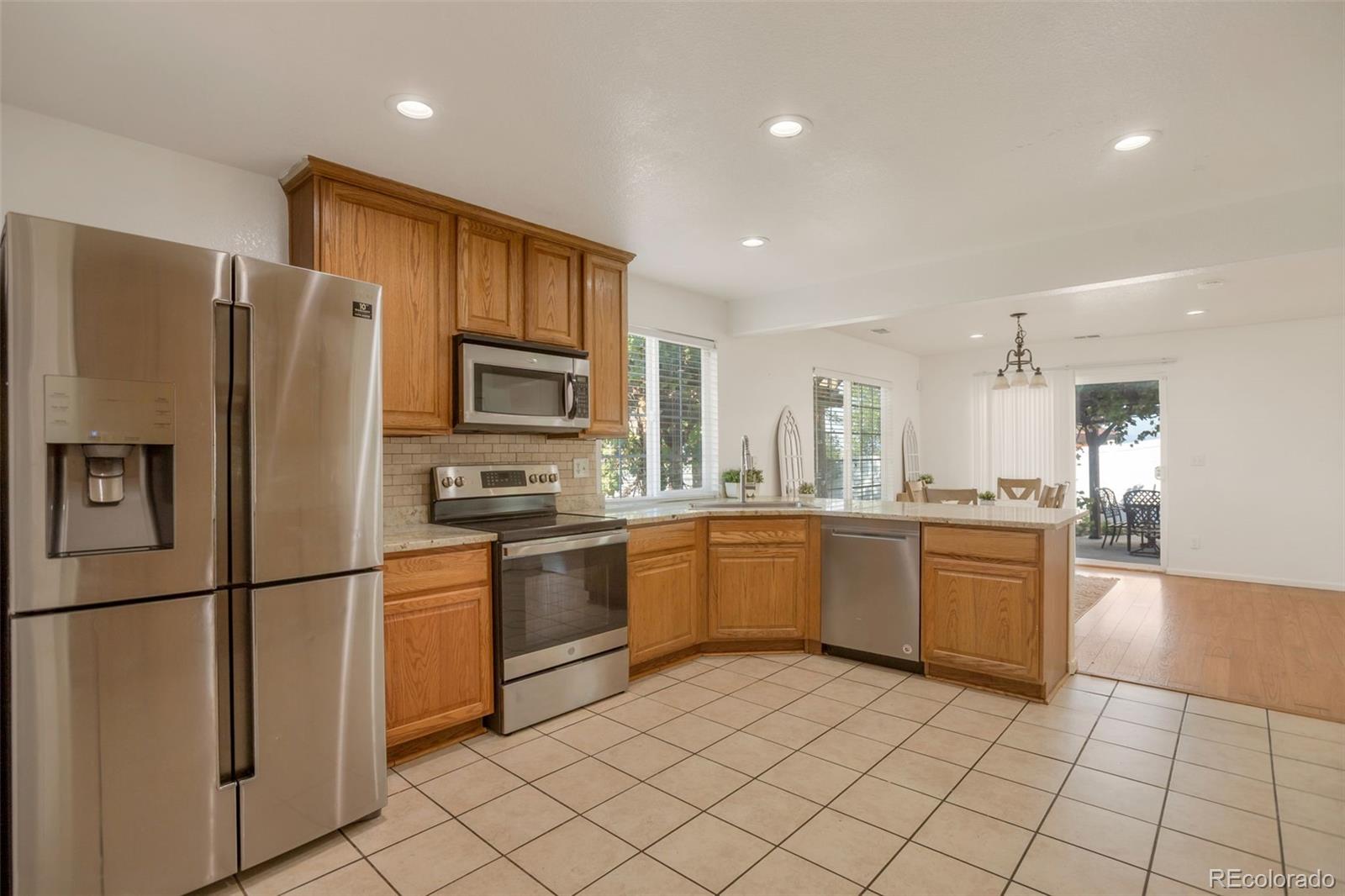 MLS Image #8 for 20410 e 55th place,denver, Colorado