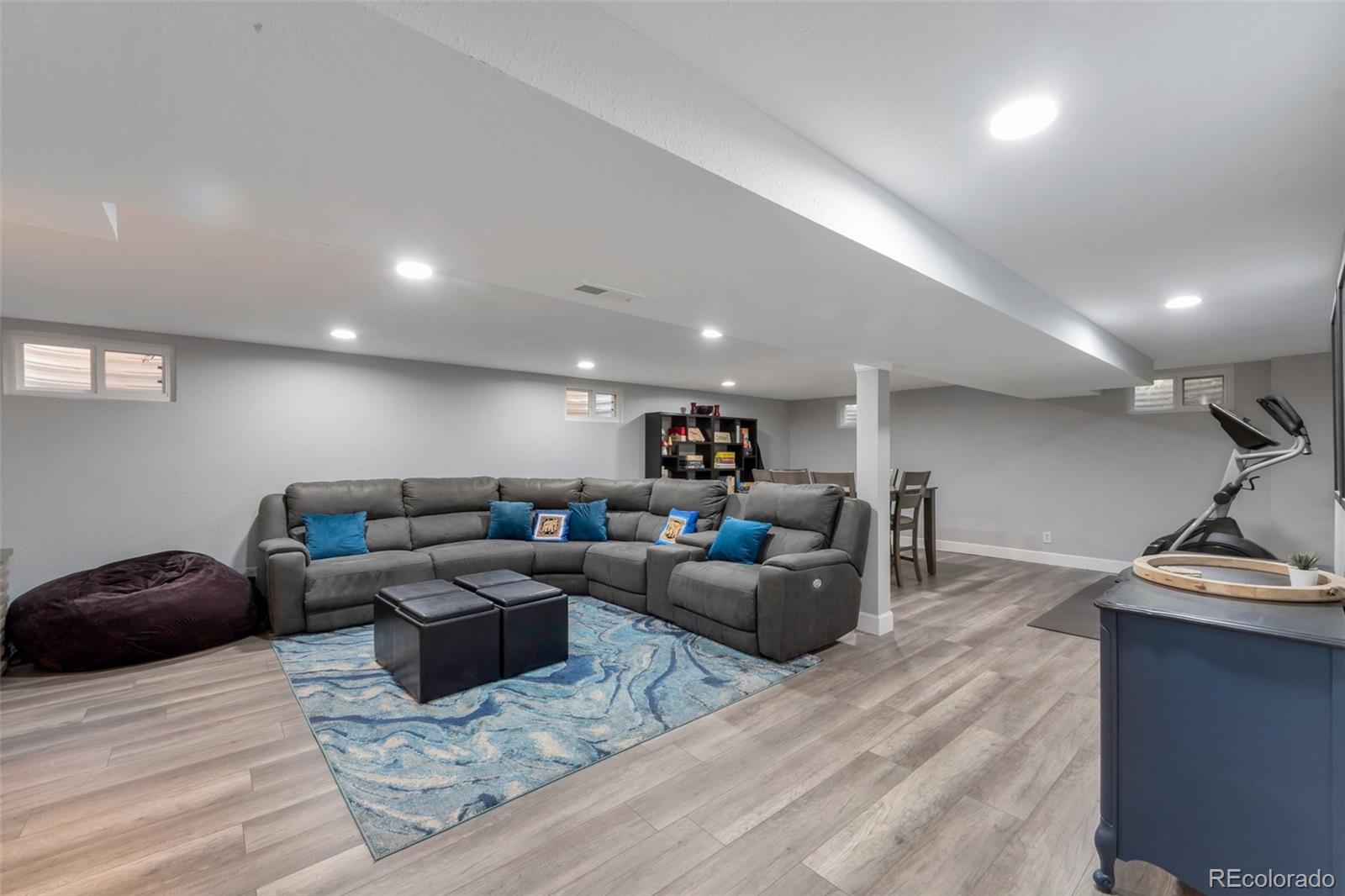 MLS Image #15 for 3117 s monaco circle,denver, Colorado