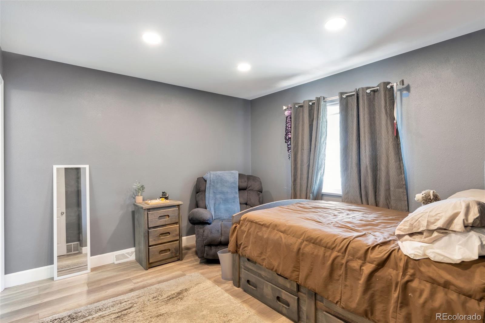 MLS Image #8 for 3117 s monaco circle,denver, Colorado