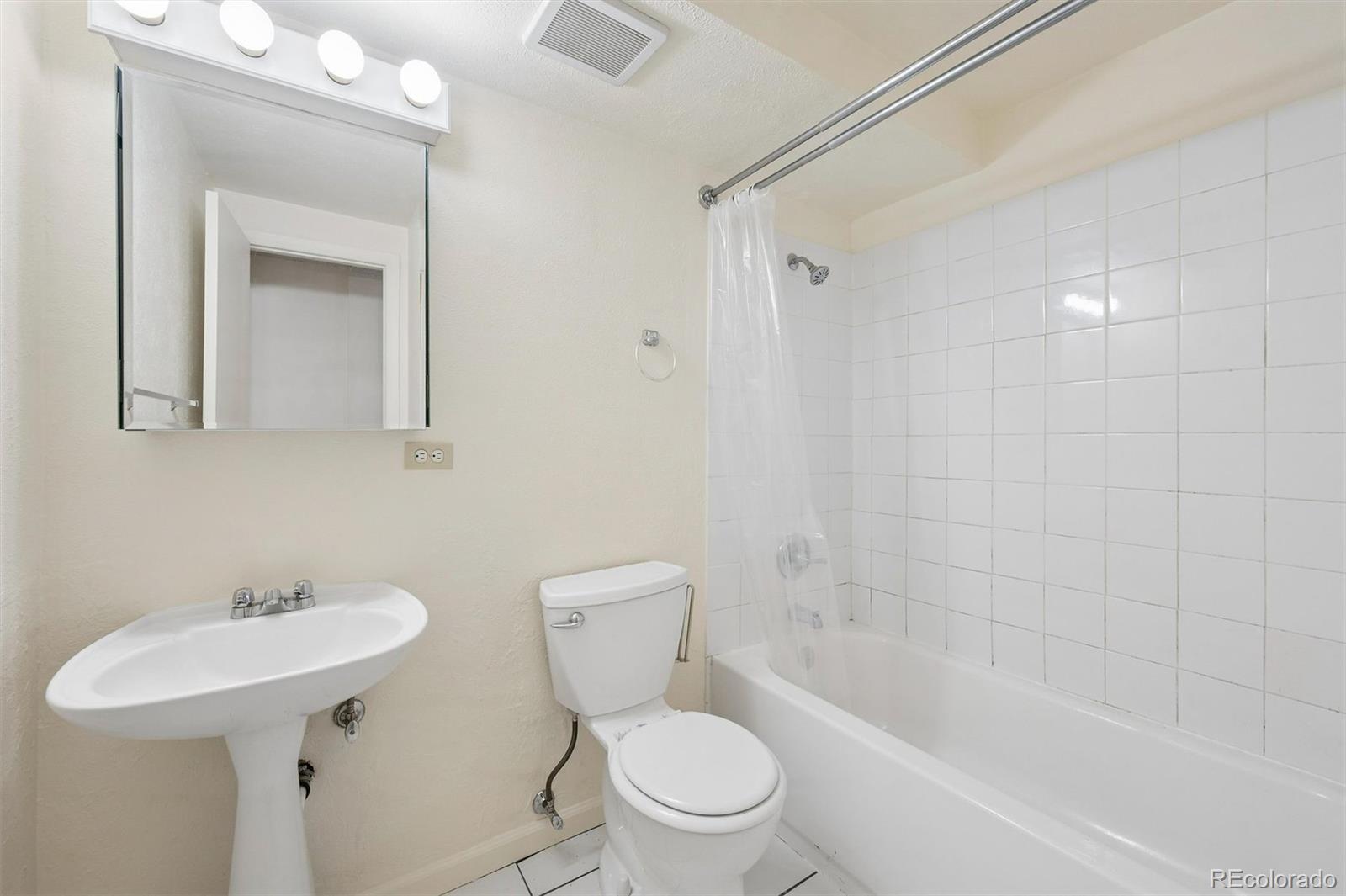 MLS Image #13 for 1050 n lafayette street 108,denver, Colorado
