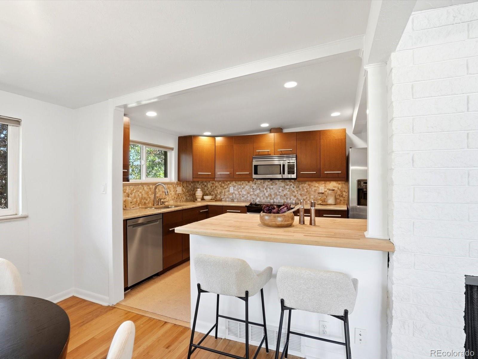 MLS Image #8 for 1420 s cherry street,denver, Colorado