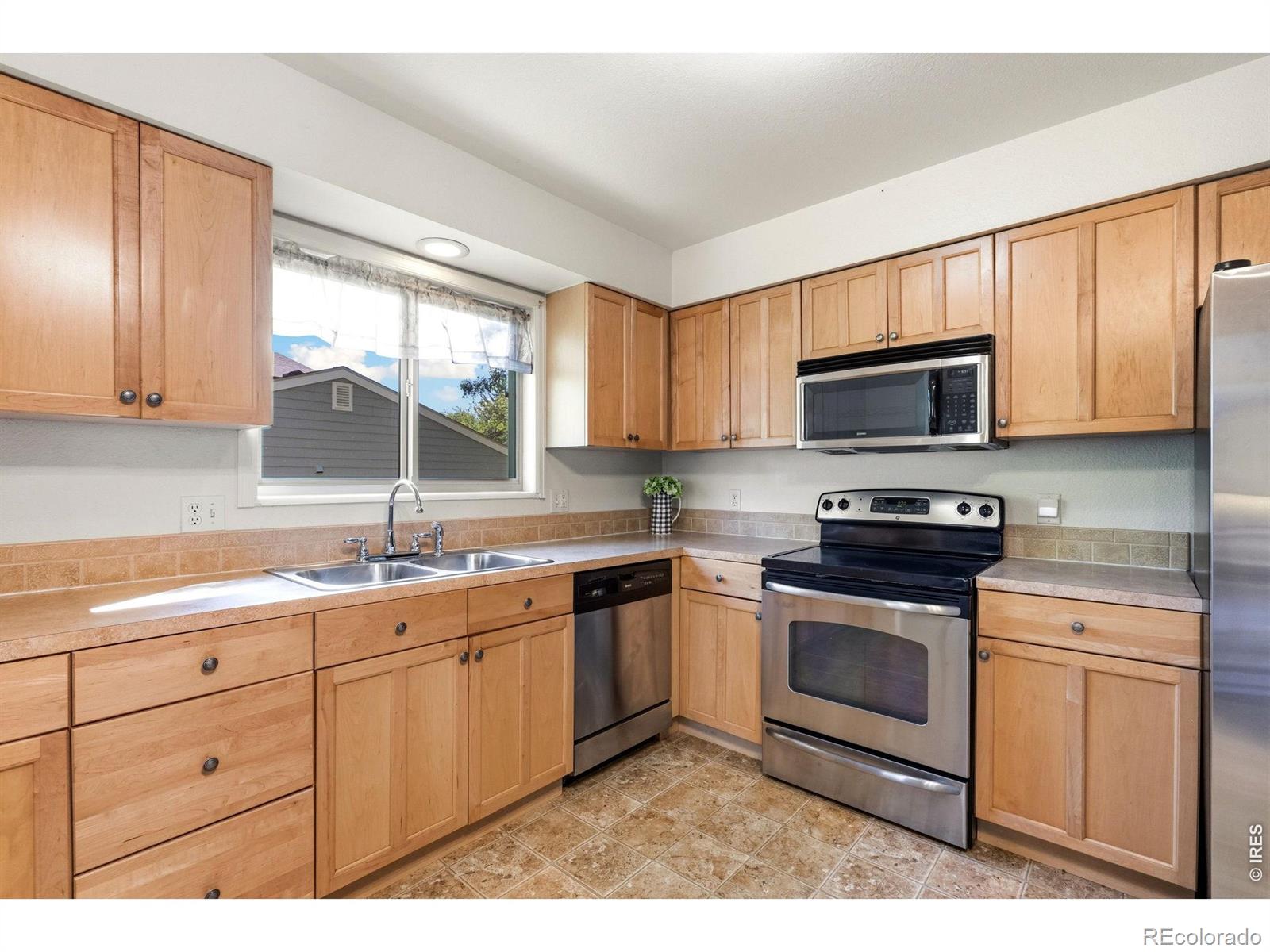MLS Image #13 for 1955  sandalwood lane,fort collins, Colorado