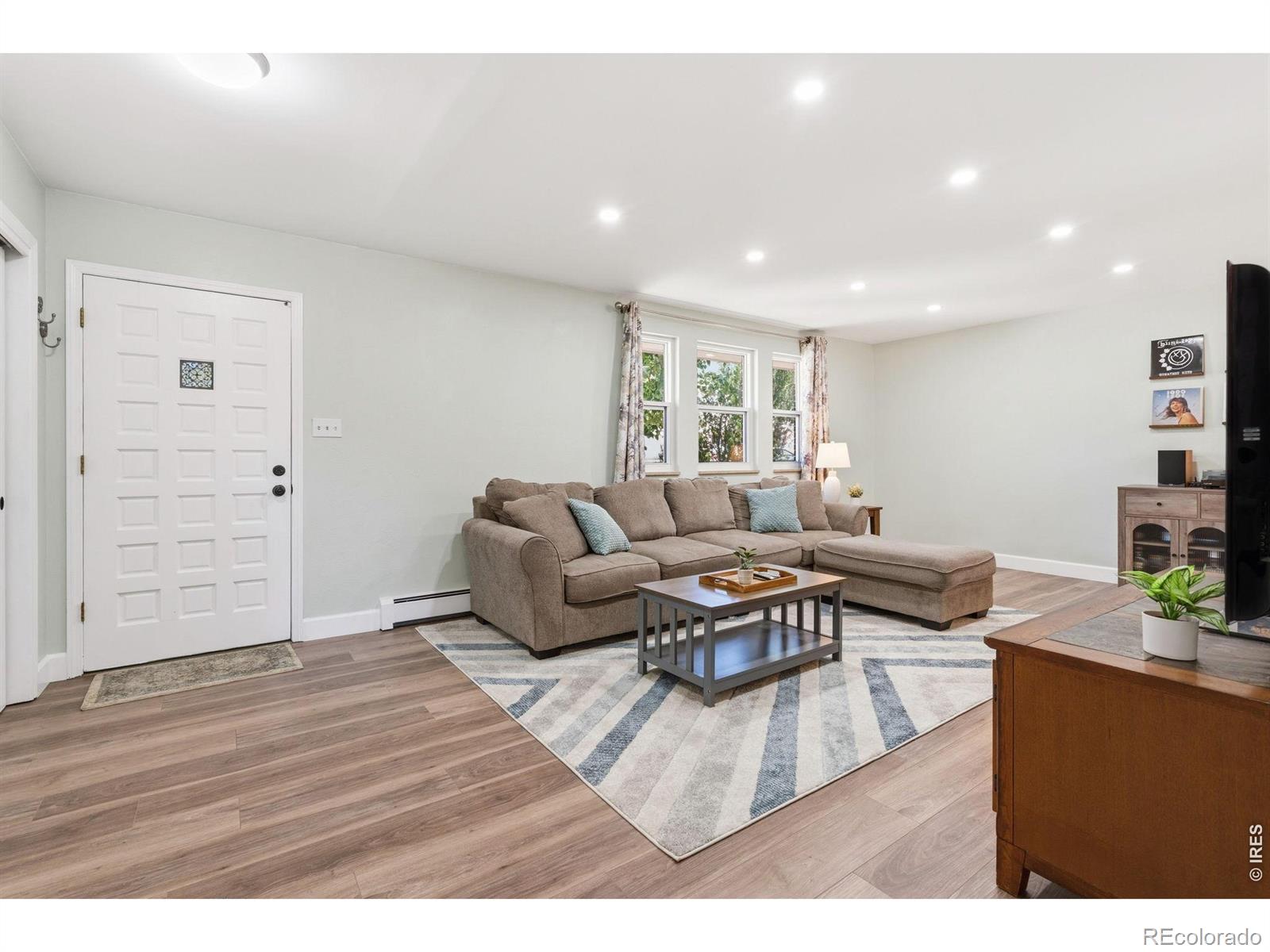 MLS Image #6 for 7616  oak street,arvada, Colorado