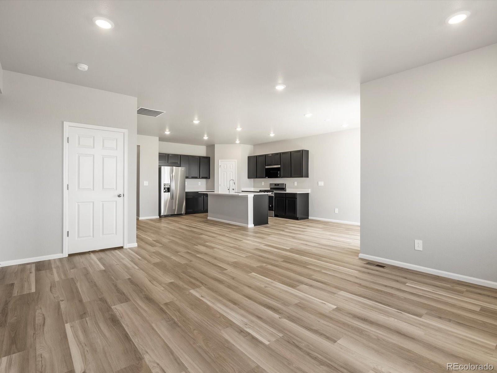 MLS Image #3 for 17446 e 89th avenue,commerce city, Colorado