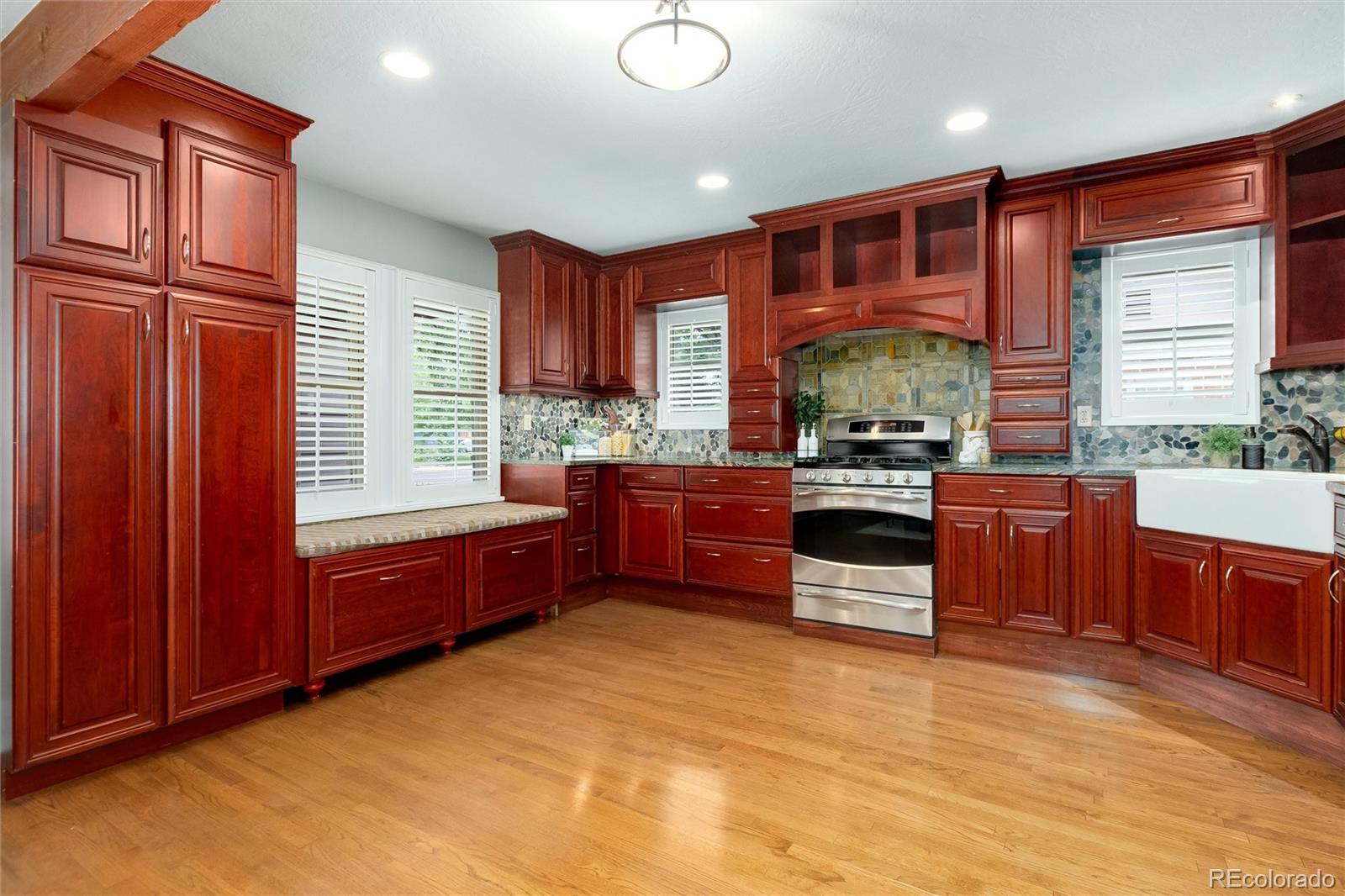 MLS Image #4 for 2780 s pennsylvania street,englewood, Colorado