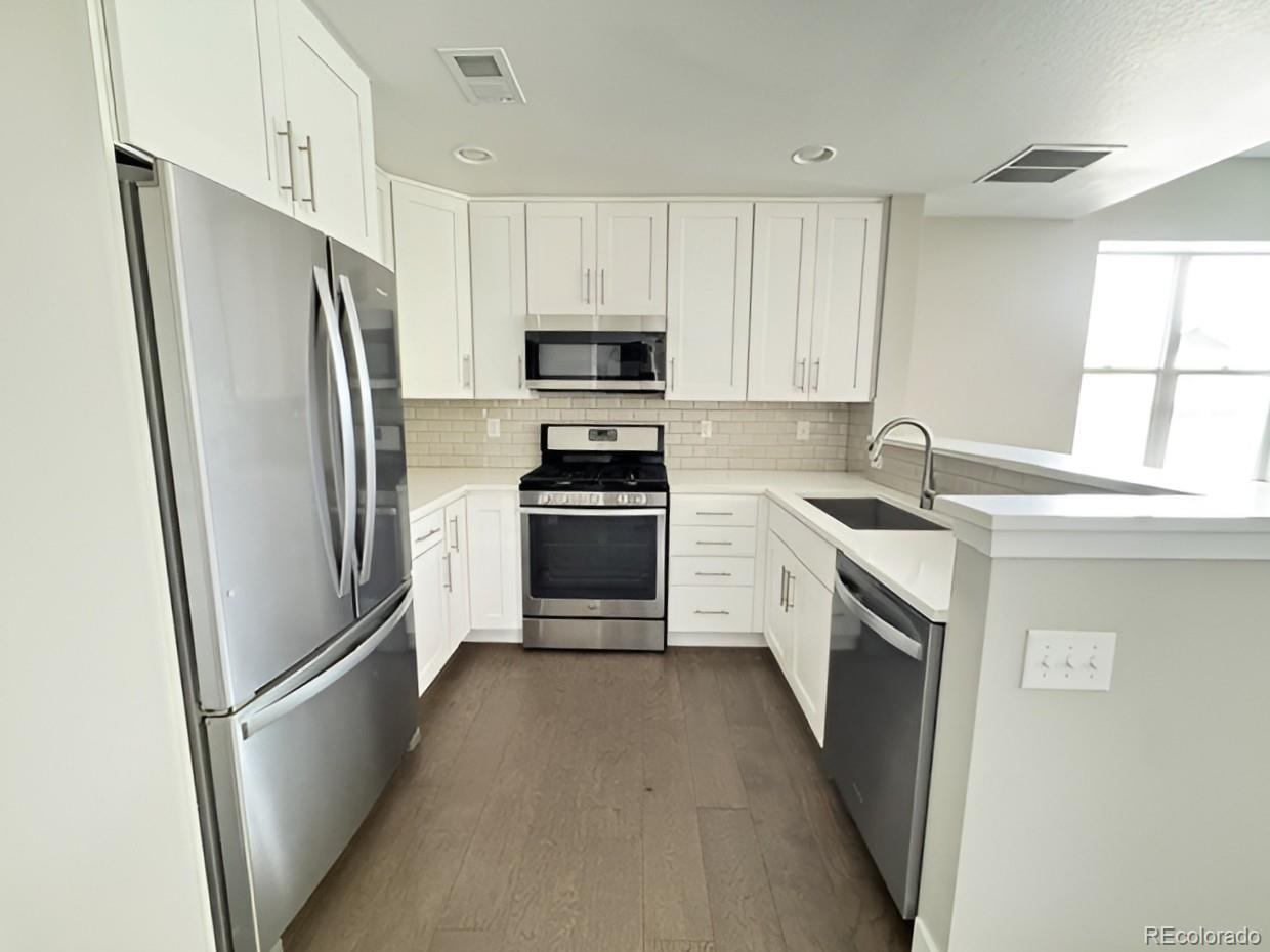 MLS Image #10 for 11137 e 25th avenue,aurora, Colorado