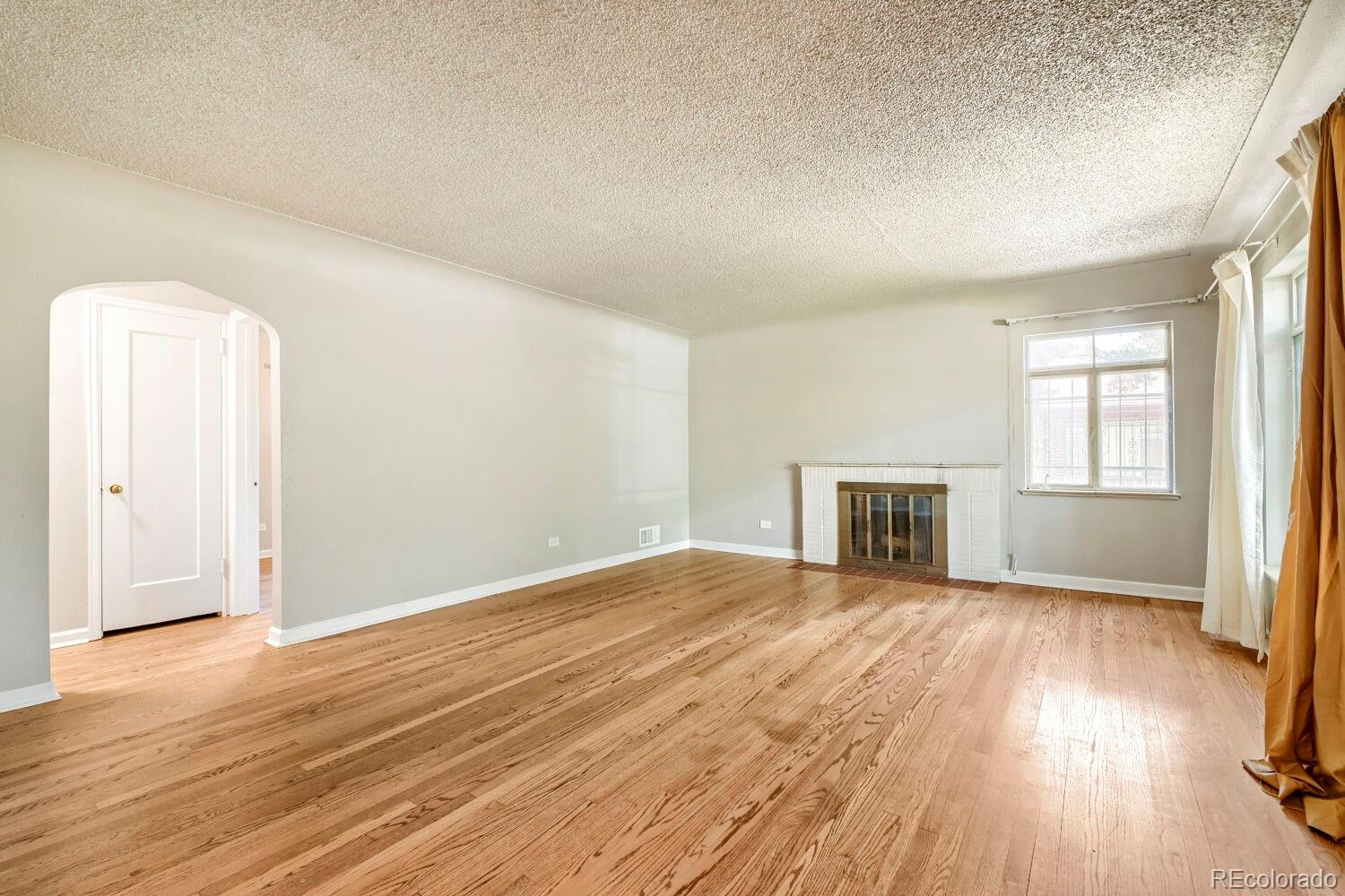 MLS Image #5 for 2875  holly street,denver, Colorado