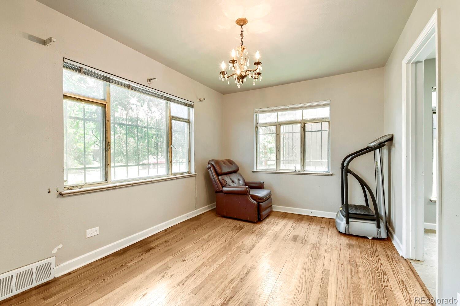MLS Image #9 for 2875  holly street,denver, Colorado