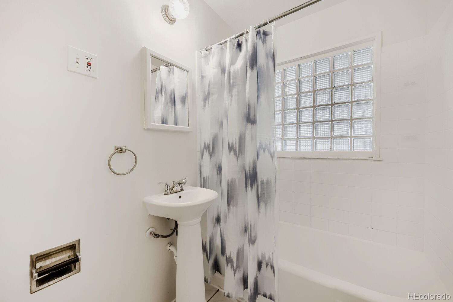 MLS Image #10 for 5166  eliot street,denver, Colorado