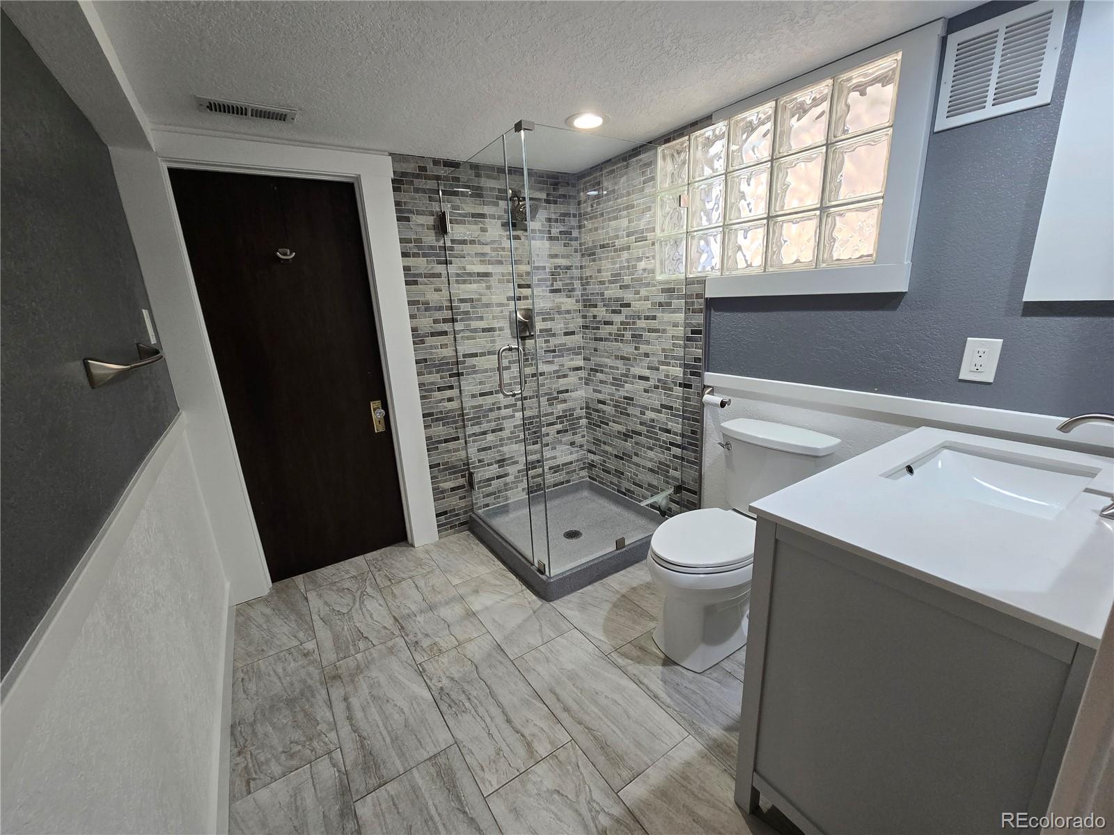 MLS Image #15 for 2245  holly street,denver, Colorado
