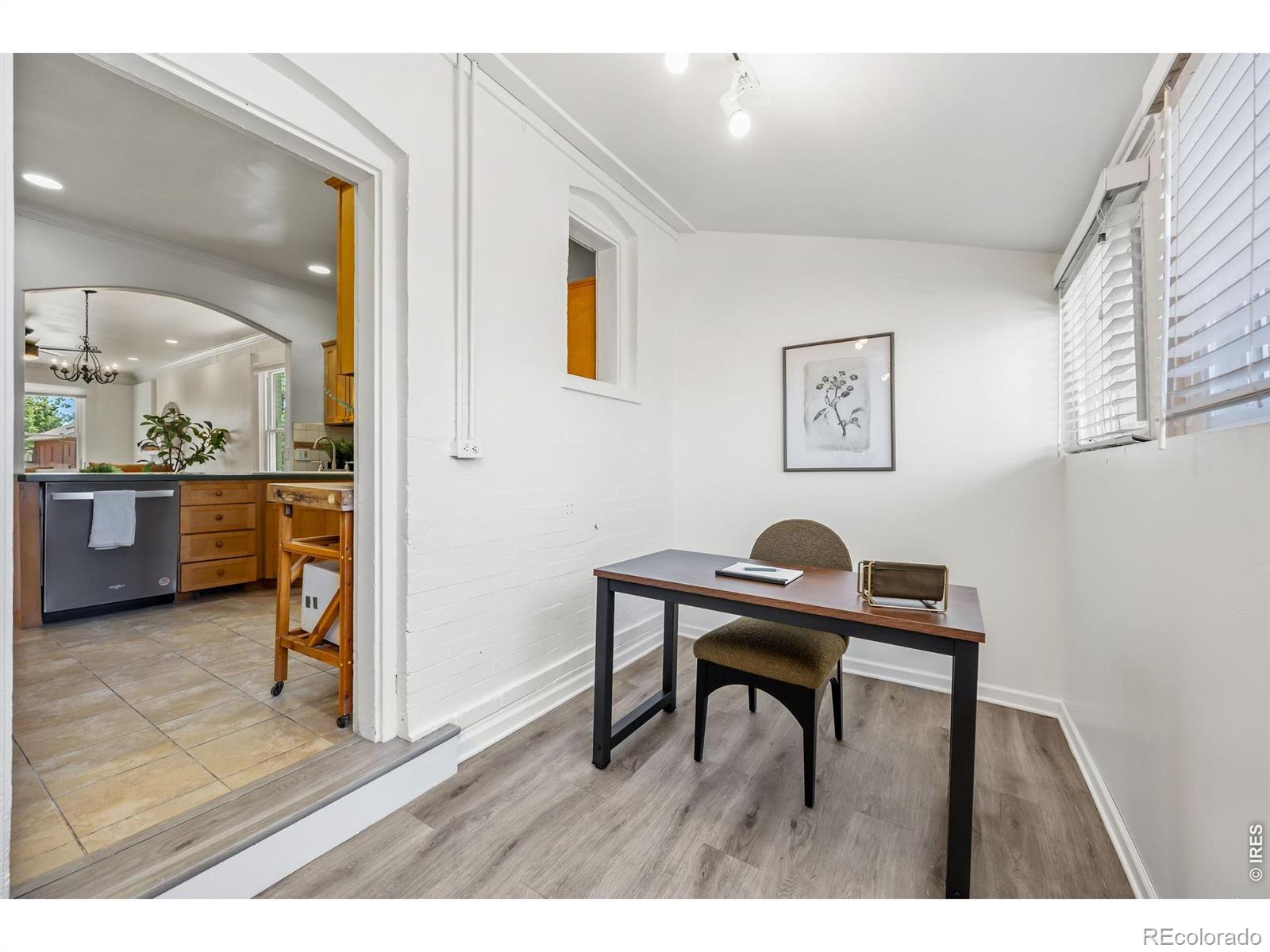 MLS Image #9 for 1271 s lincoln street,denver, Colorado