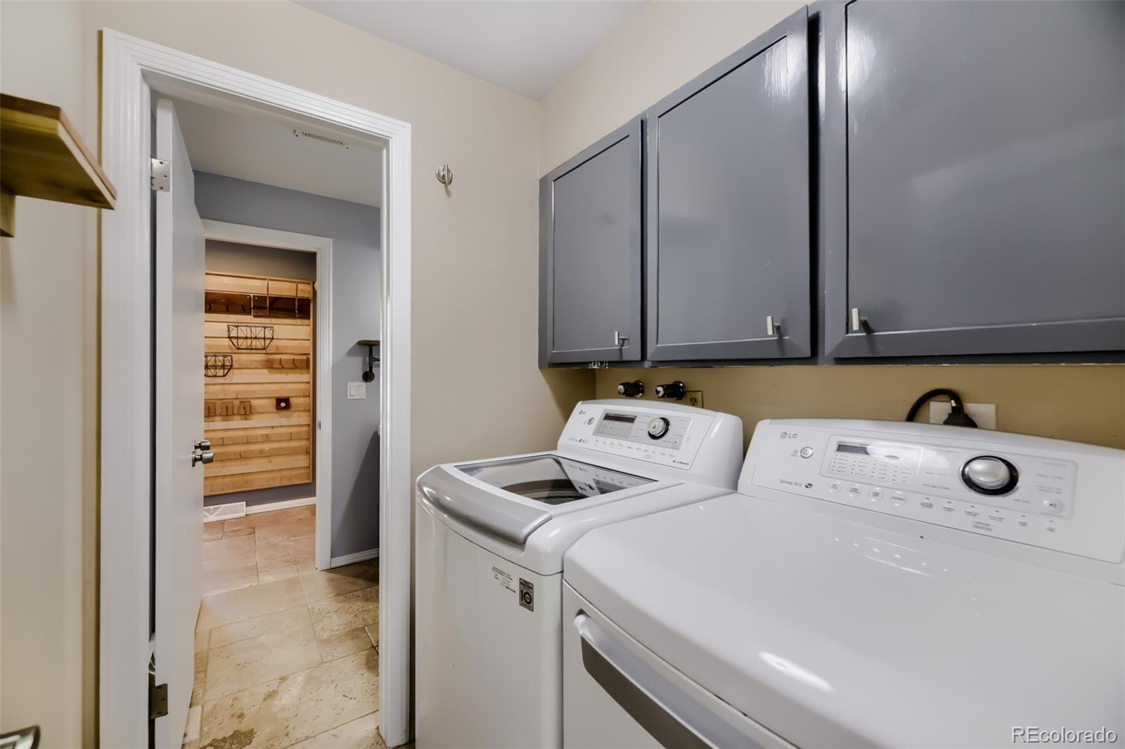 MLS Image #21 for 3141 s jasmine way,denver, Colorado