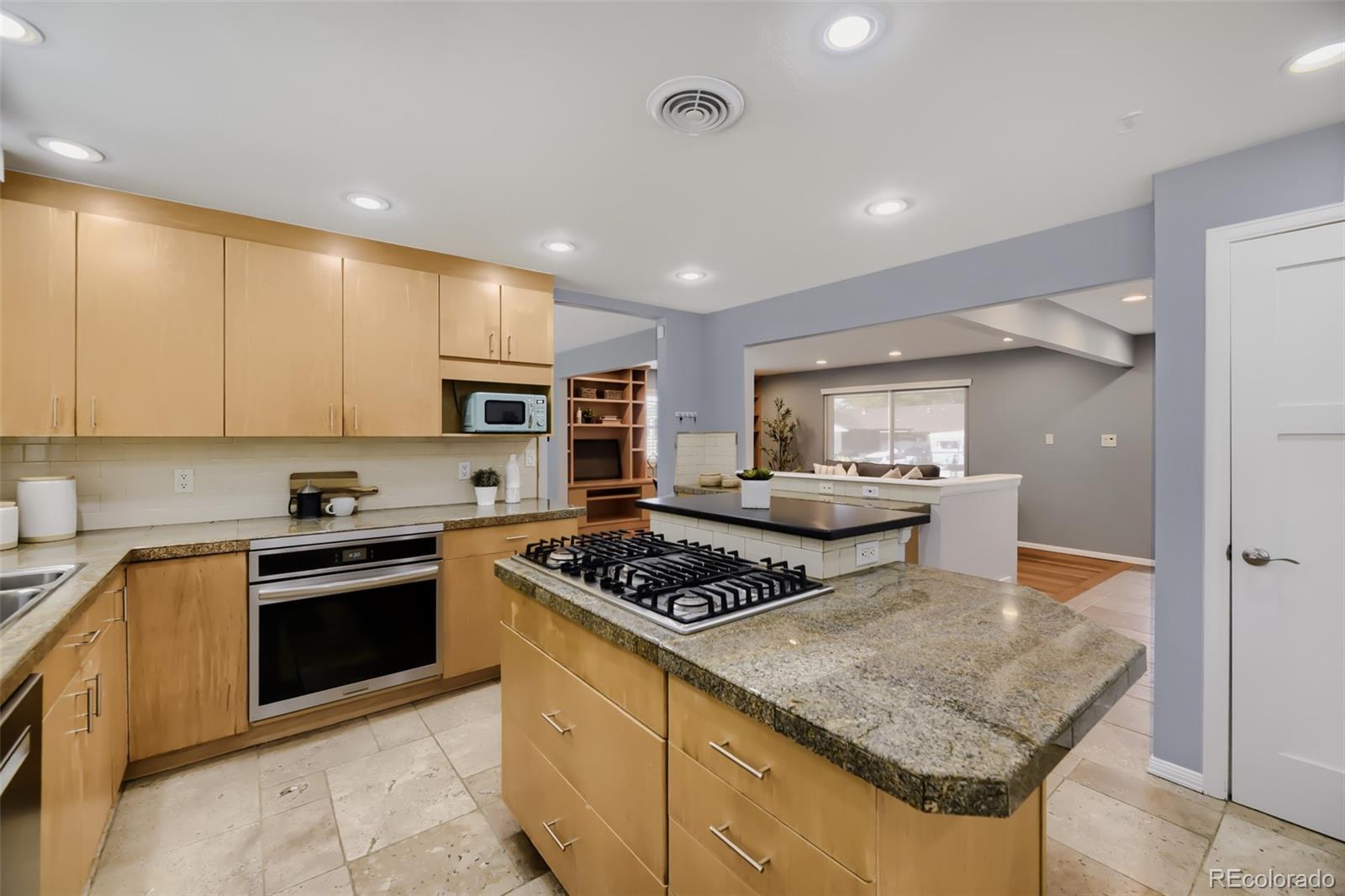 MLS Image #9 for 3141 s jasmine way,denver, Colorado