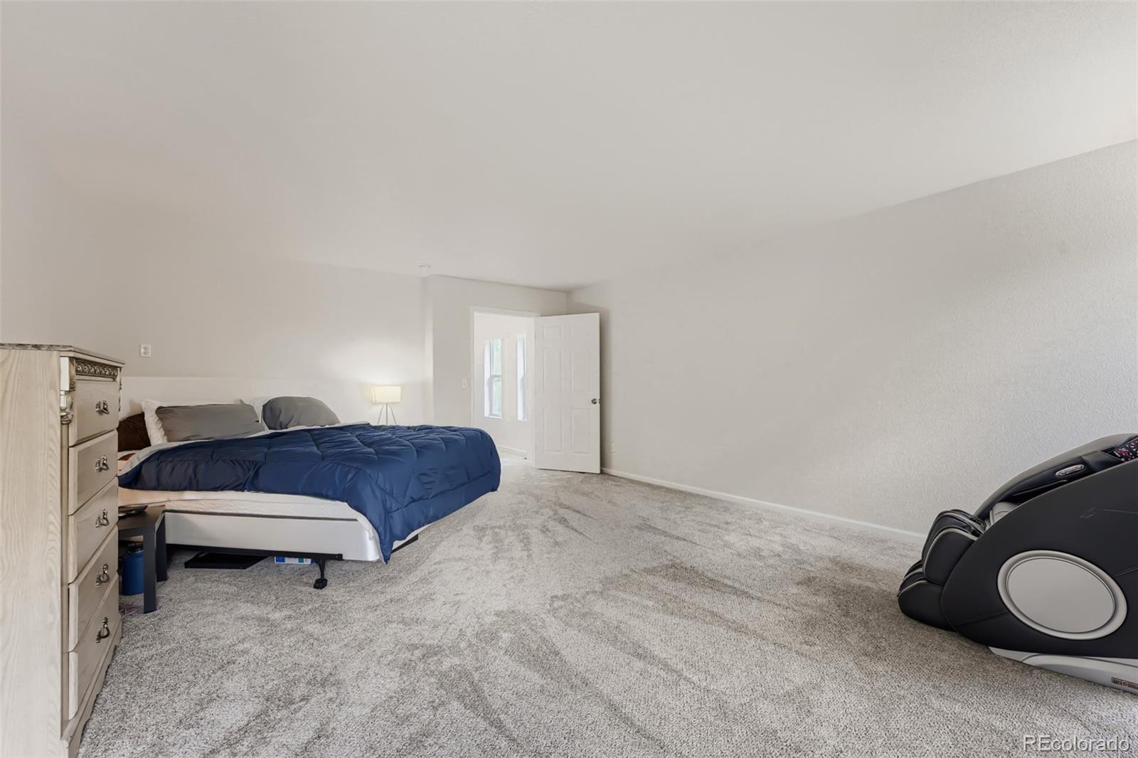 MLS Image #27 for 19034  burlington place,denver, Colorado