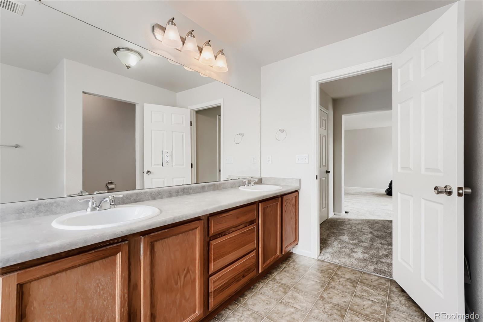 MLS Image #29 for 19034  burlington place,denver, Colorado