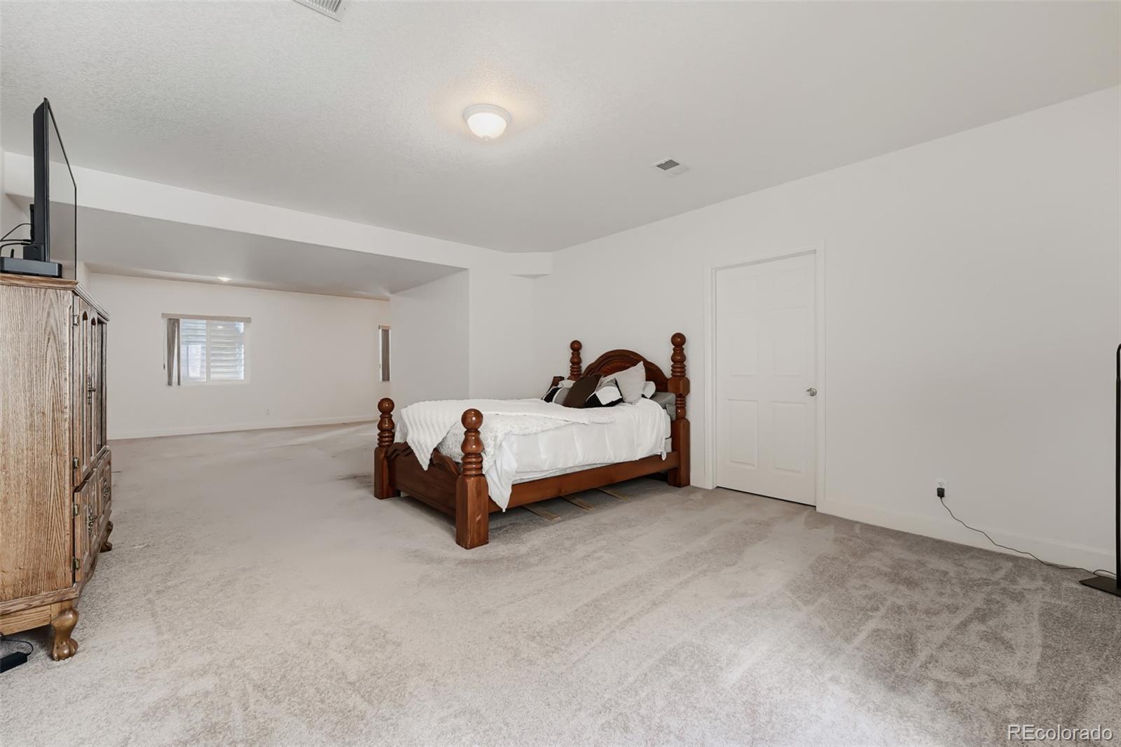 MLS Image #40 for 19034  burlington place,denver, Colorado