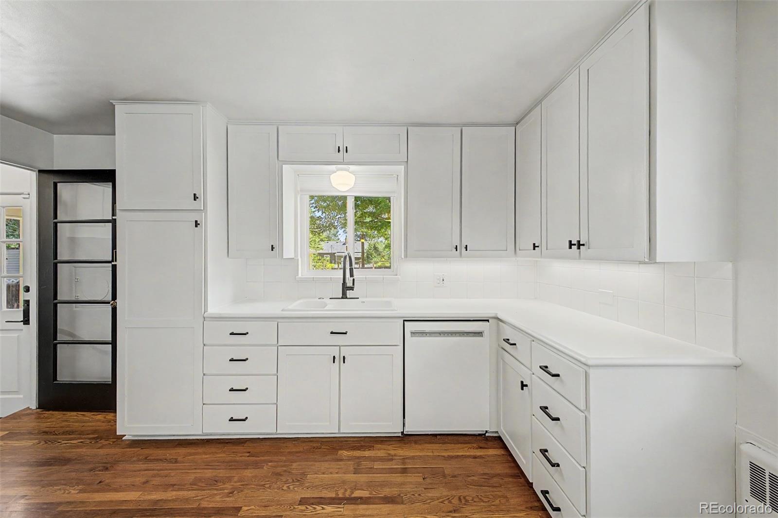 MLS Image #13 for 3776 s sherman street,englewood, Colorado