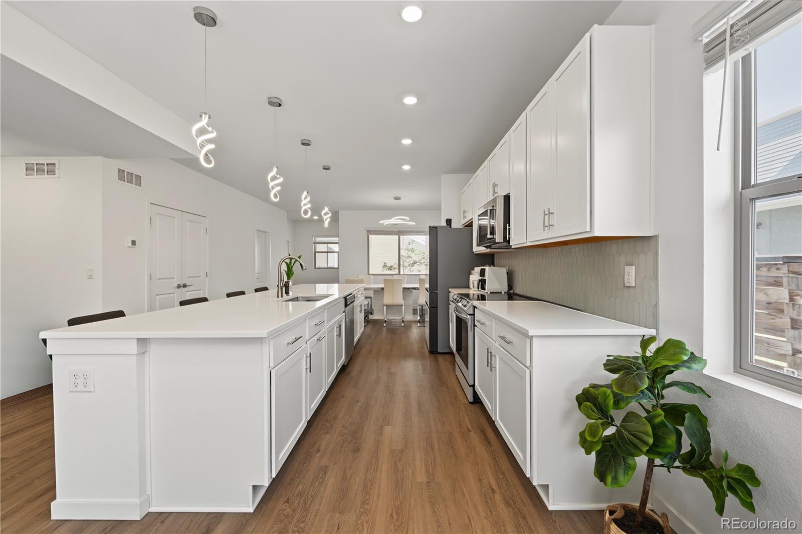 MLS Image #11 for 6875  juniper lane,arvada, Colorado