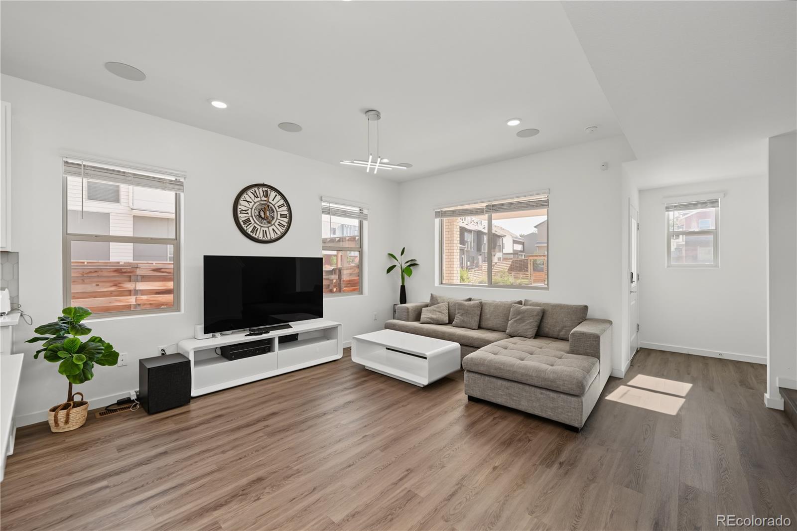 MLS Image #6 for 6875  juniper lane,arvada, Colorado