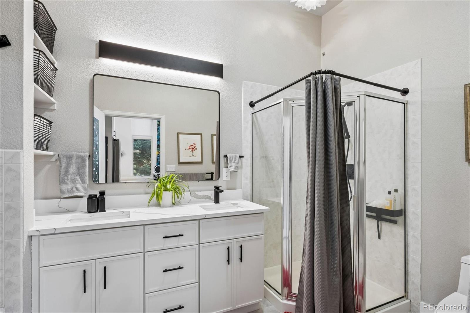 MLS Image #10 for 220  roslyn street 701,denver, Colorado