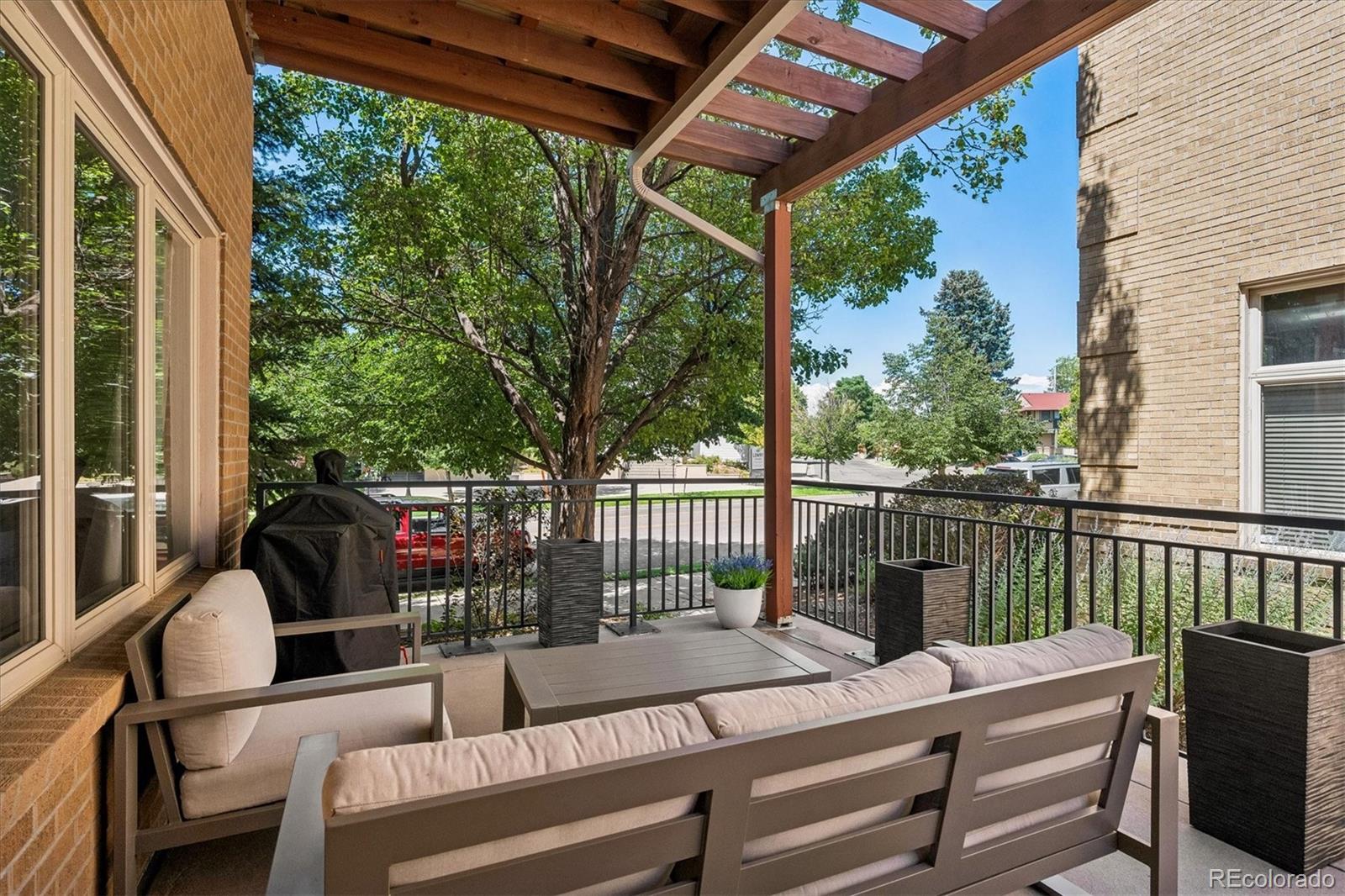 MLS Image #13 for 220  roslyn street 701,denver, Colorado