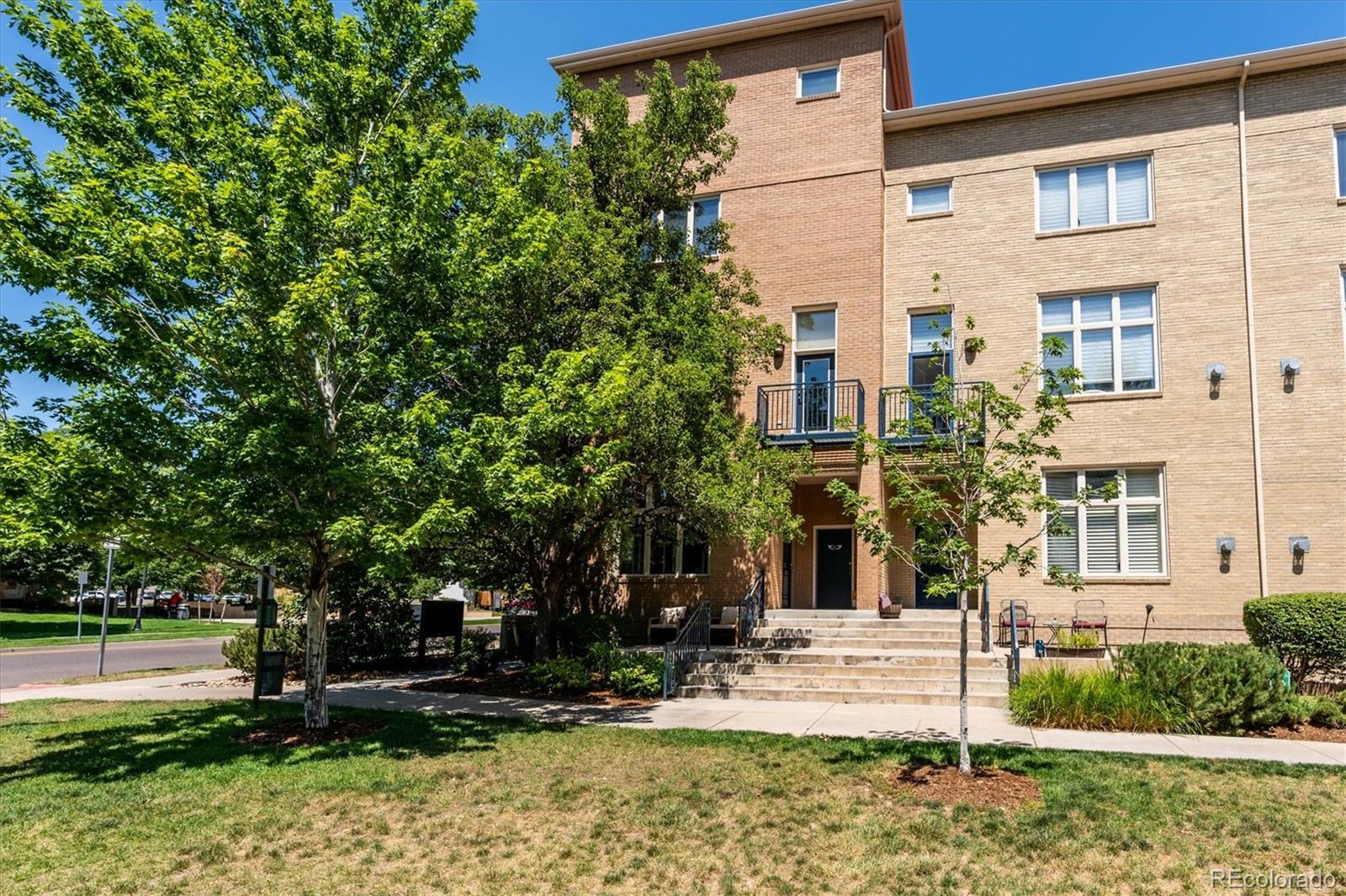 MLS Image #2 for 220  roslyn street 701,denver, Colorado