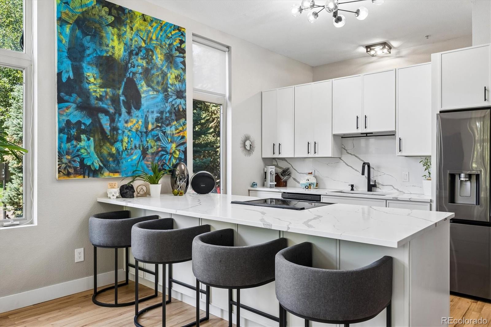 MLS Image #5 for 220  roslyn street 701,denver, Colorado