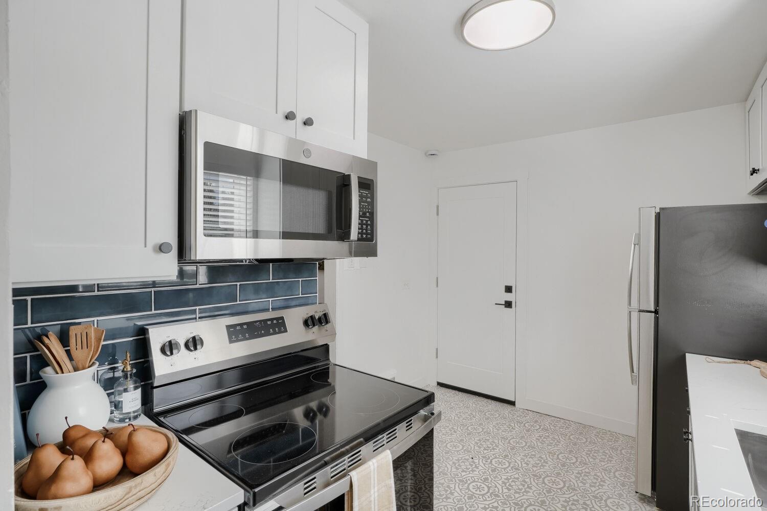MLS Image #11 for 2985  ivanhoe street,denver, Colorado