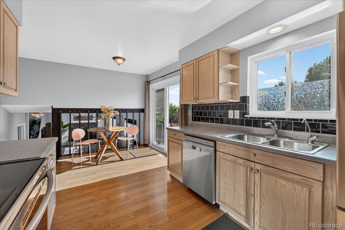 MLS Image #15 for 1717 s mobile street,aurora, Colorado
