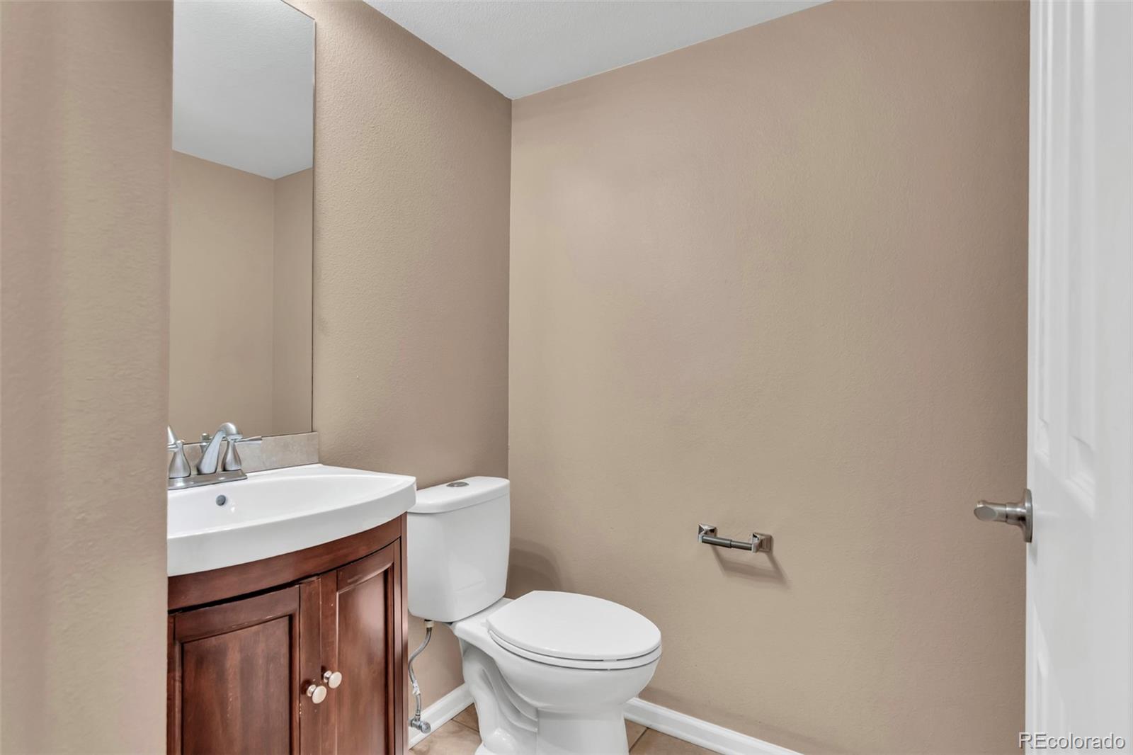 MLS Image #11 for 6096 s shawnee street,aurora, Colorado