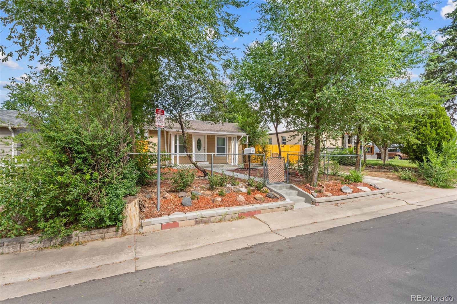 MLS Image #6 for 1272  ulster street,denver, Colorado
