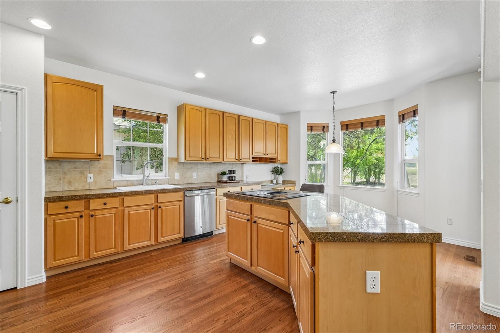 MLS Image #3 for 14890 e maplewood drive,aurora, Colorado