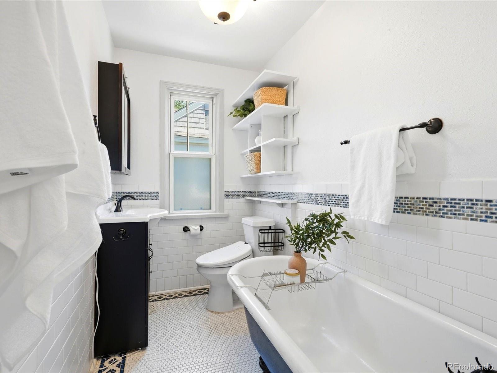 MLS Image #23 for 565 s lincoln street,denver, Colorado